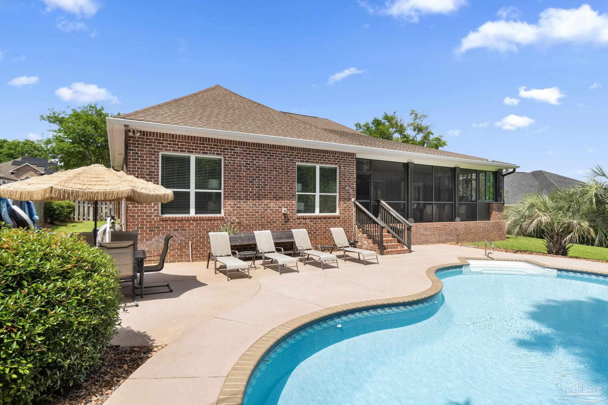 5621 Lobelia Ln