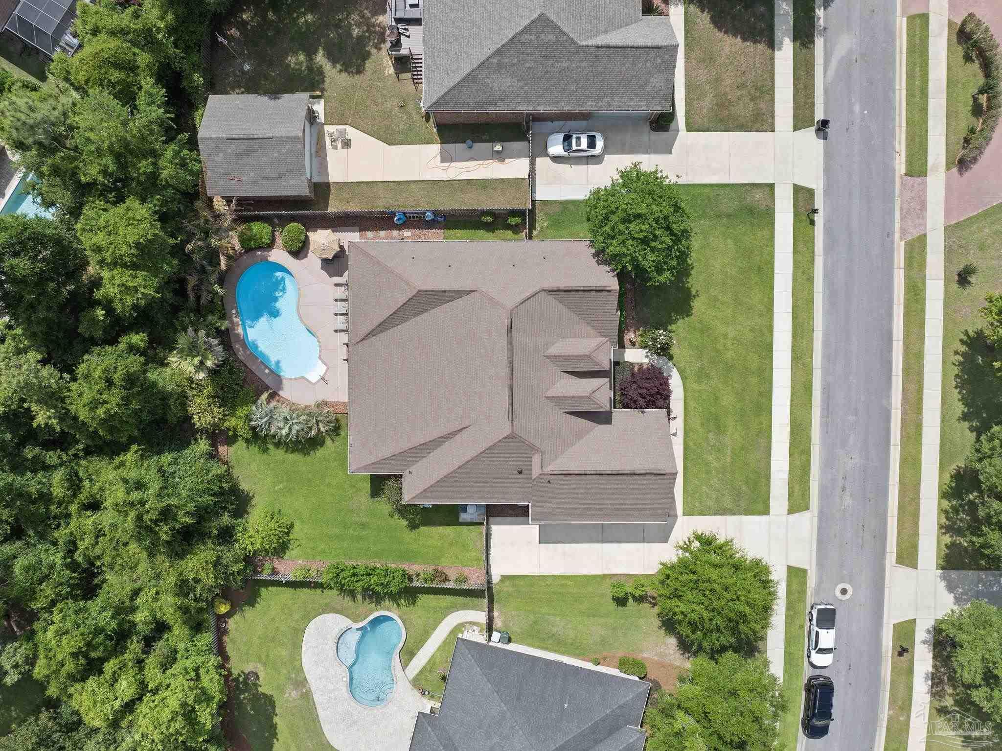 5621 Lobelia Ln