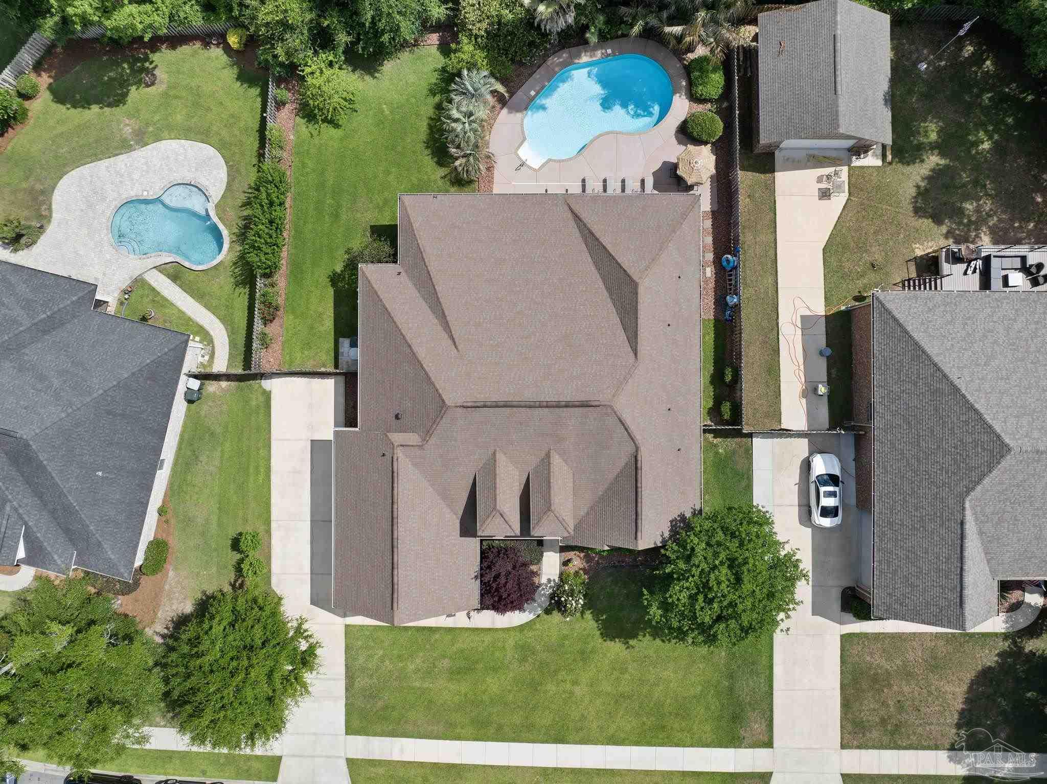 5621 Lobelia Ln