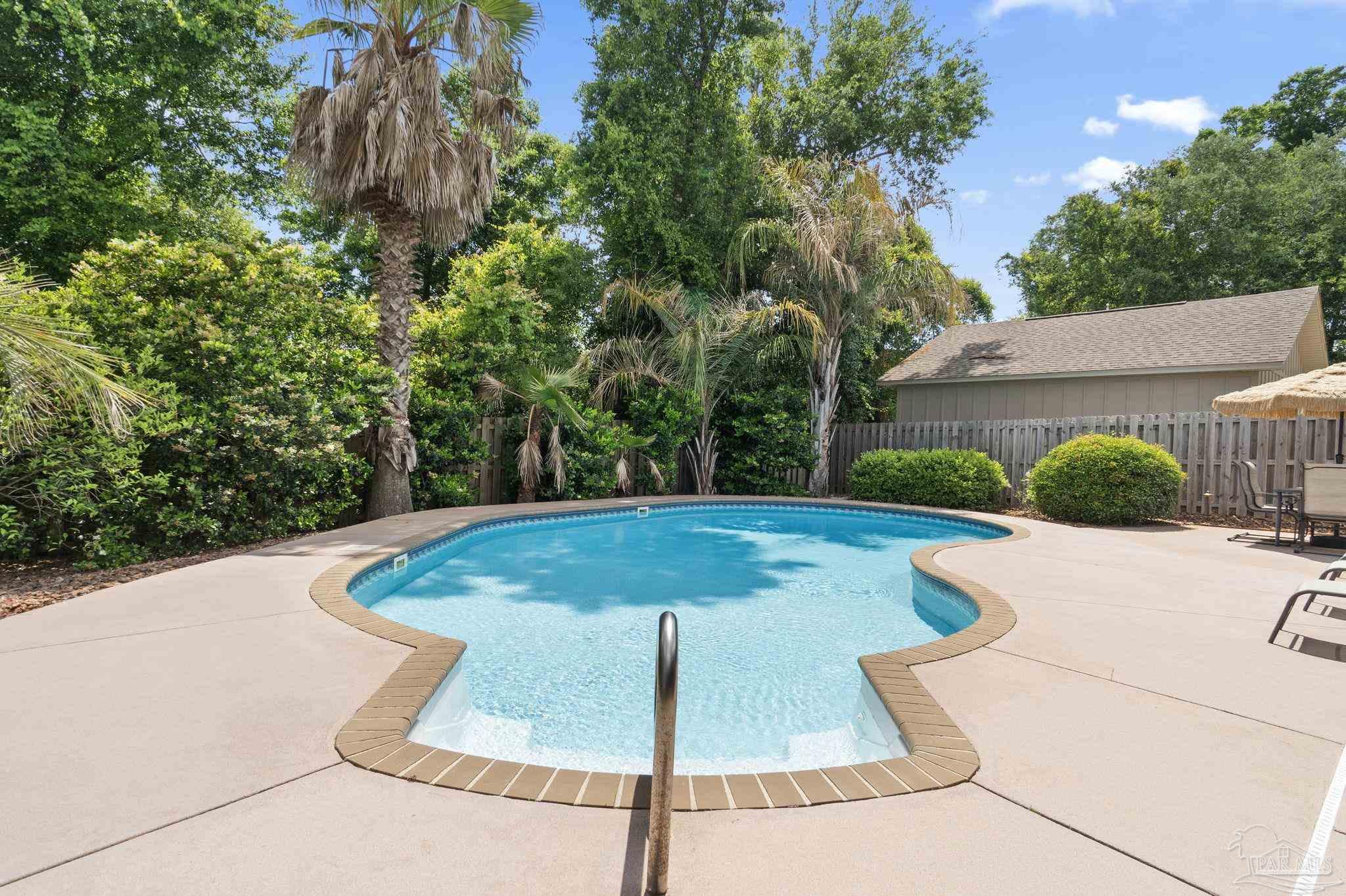 5621 Lobelia Ln