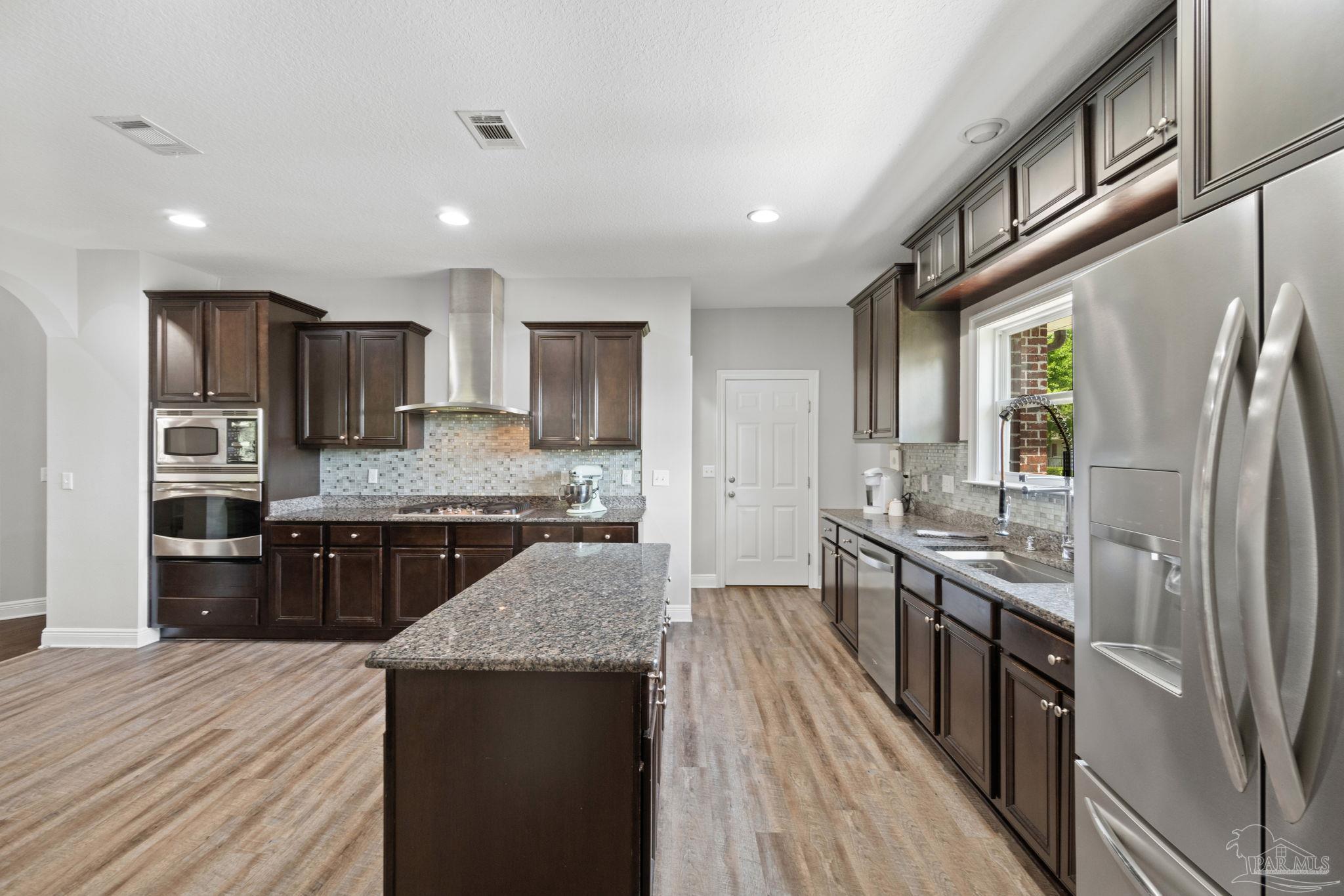 5621 Lobelia Ln