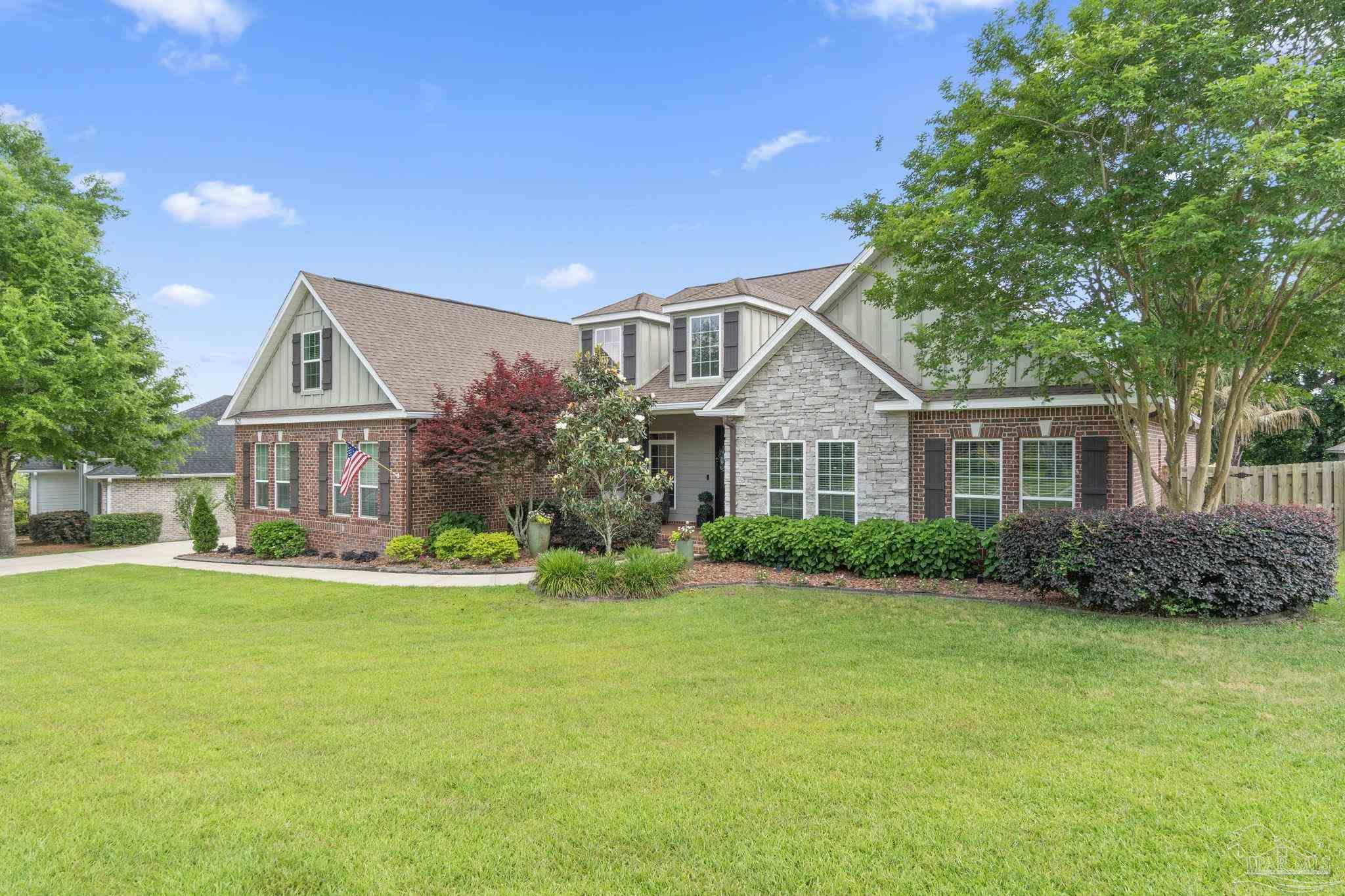 5621 Lobelia Ln
