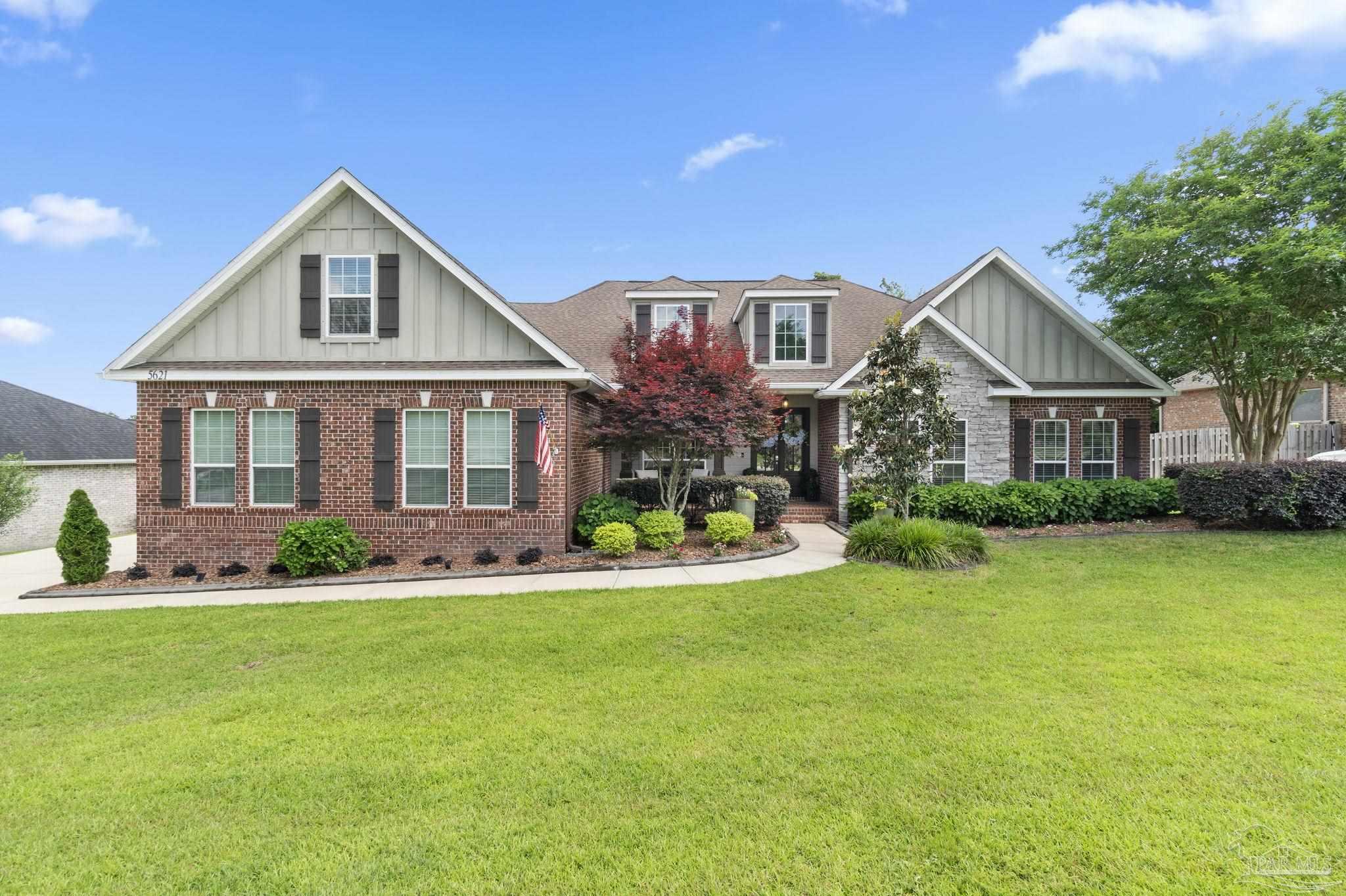 5621 Lobelia Ln