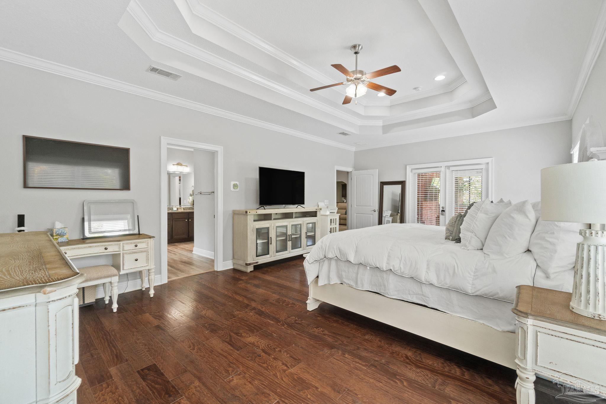 5621 Lobelia Ln