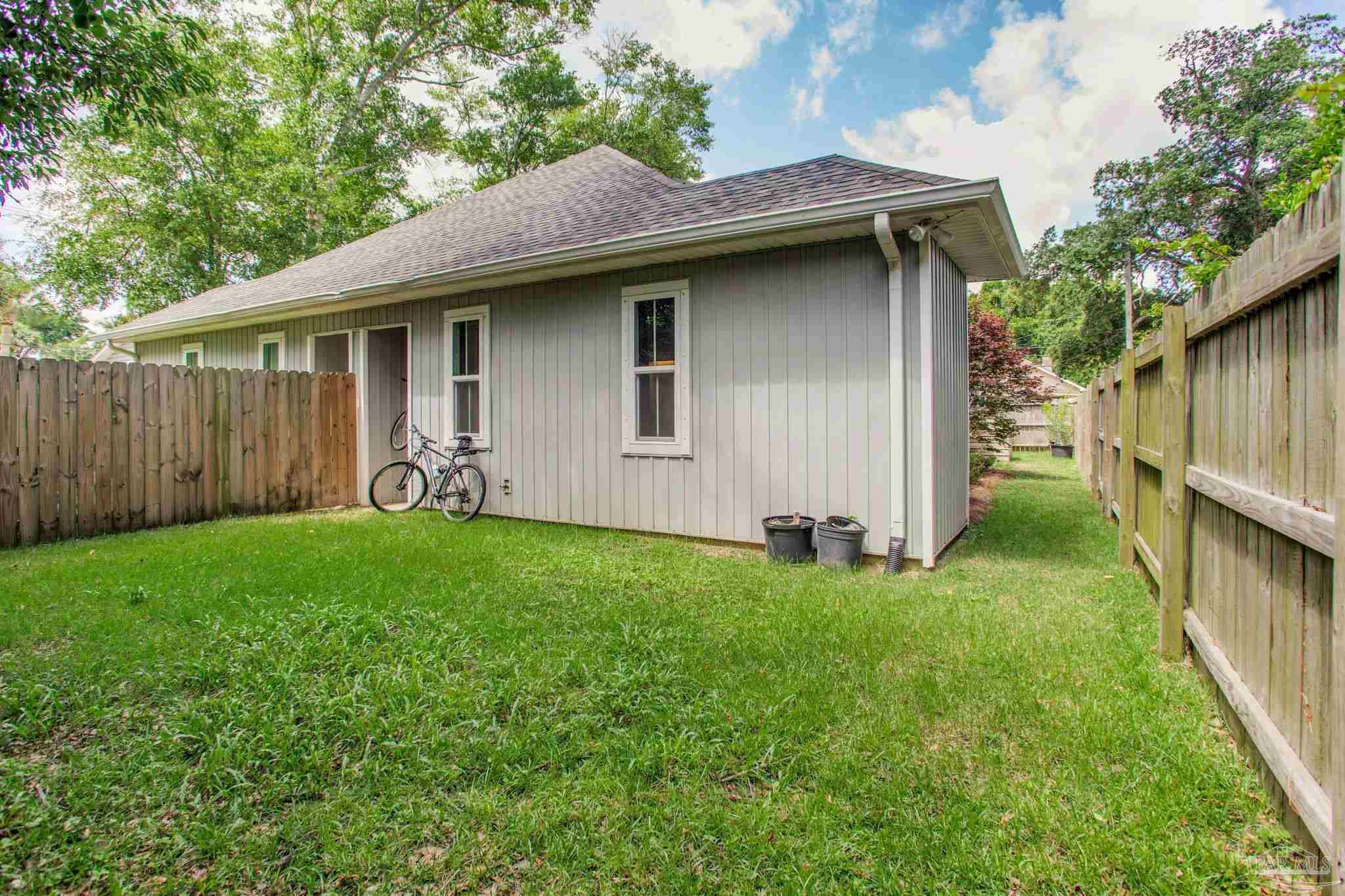 1006 N 6th Ave