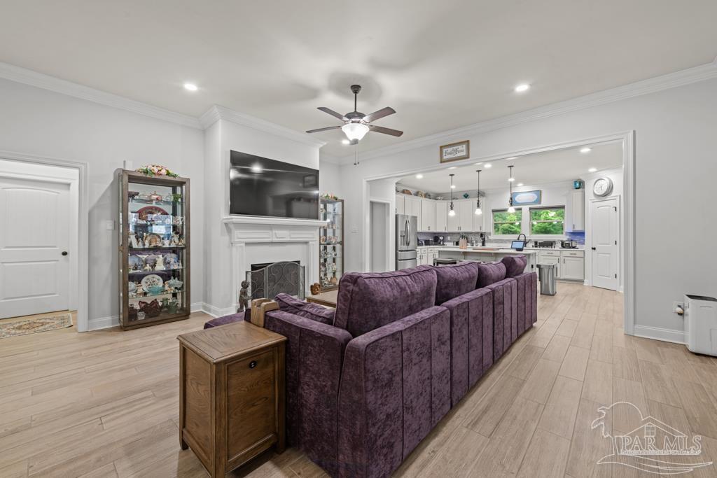 3076 Mountain Laurel Tr