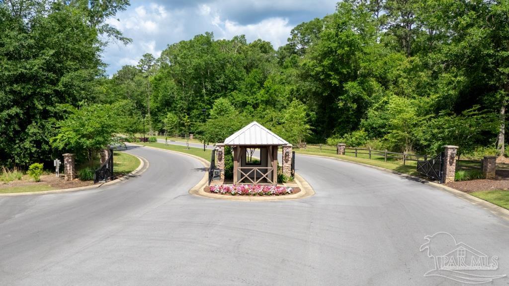 3076 Mountain Laurel Tr