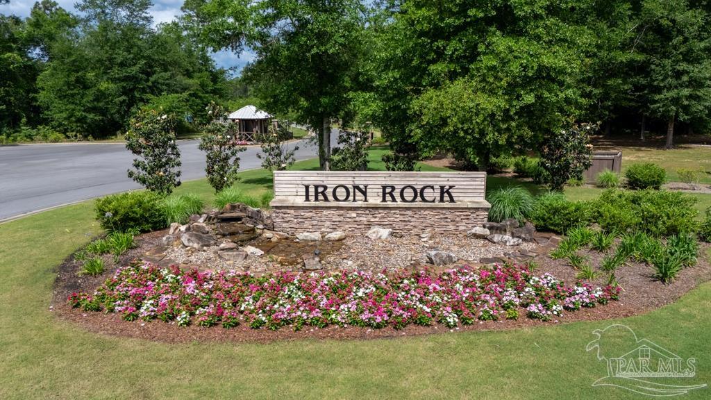 3076 Mountain Laurel Tr