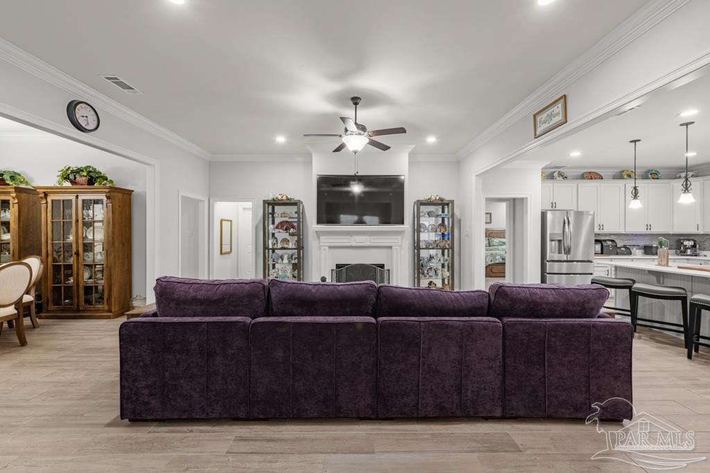 3076 Mountain Laurel Tr