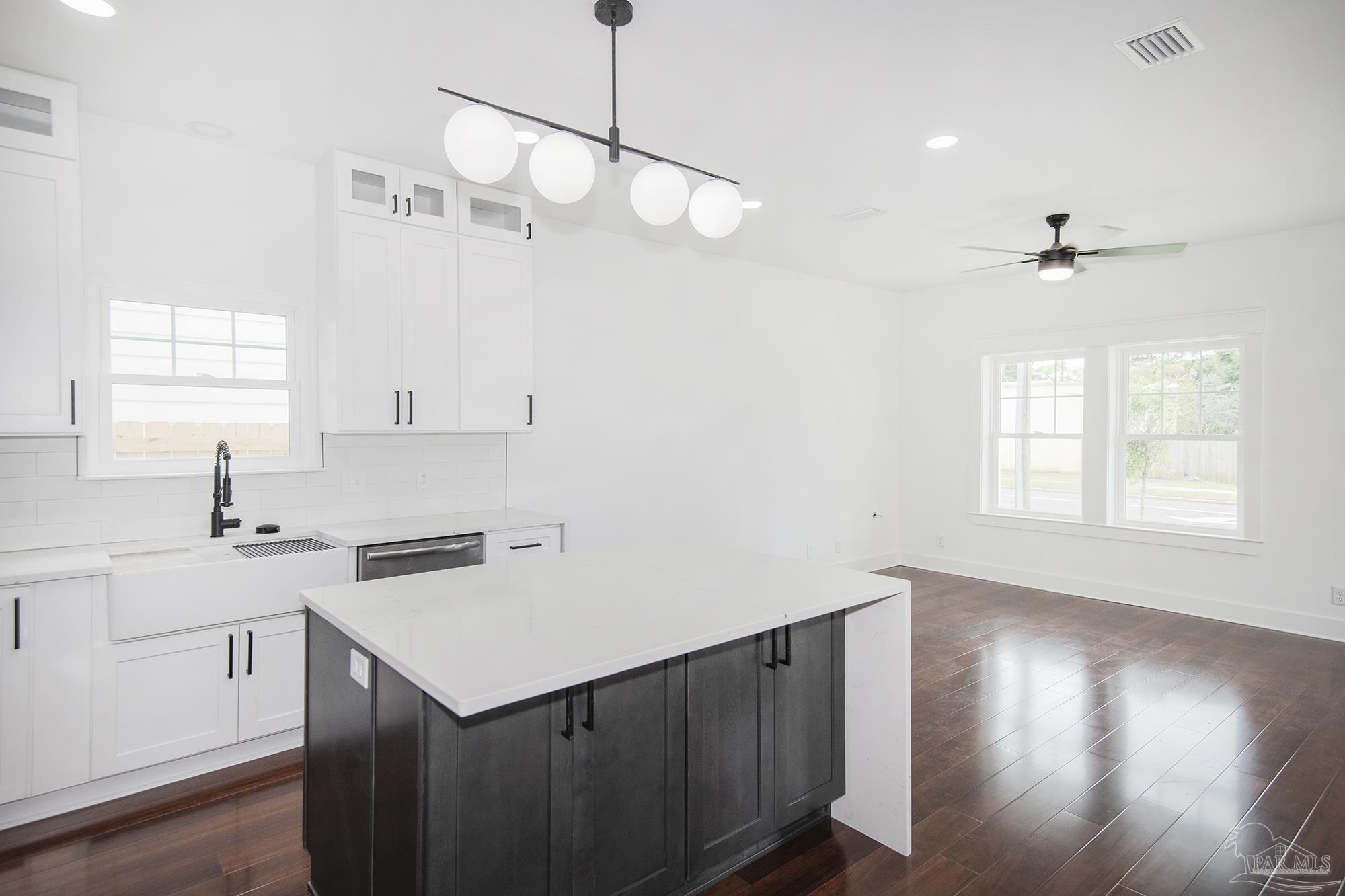 502 W Gregory St