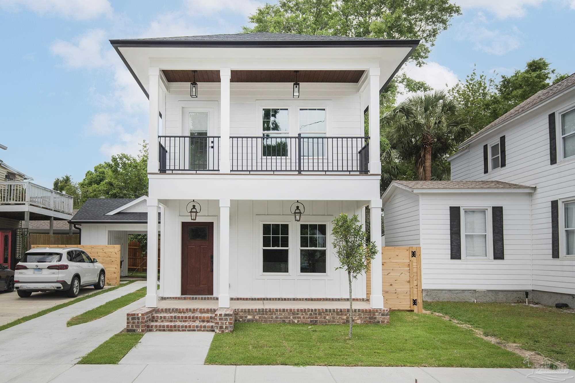 502 W Gregory St