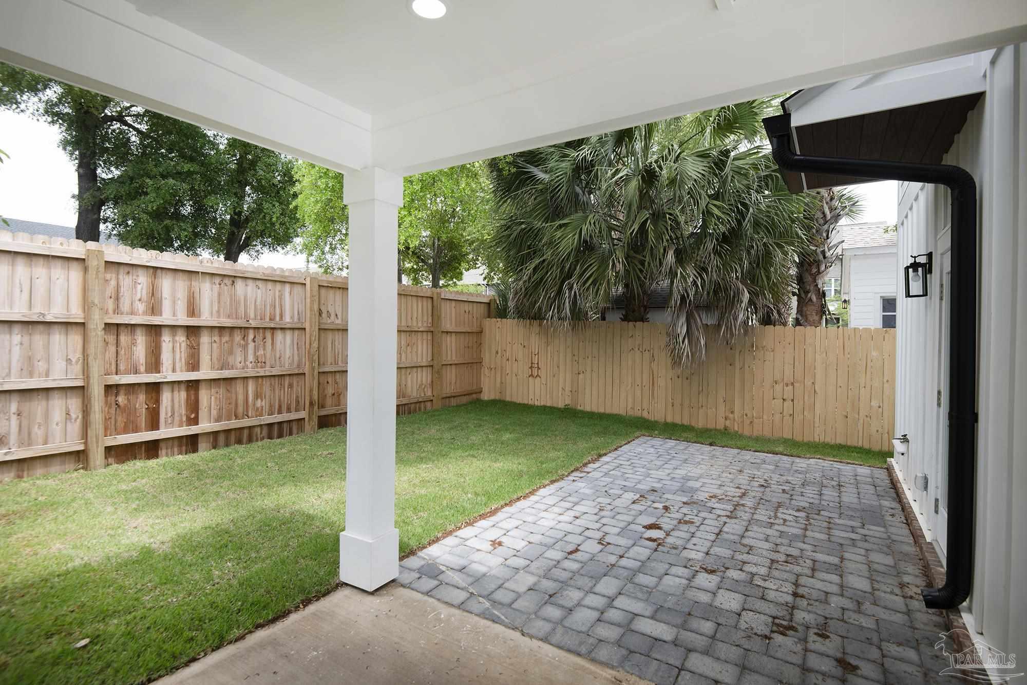 502 W Gregory St