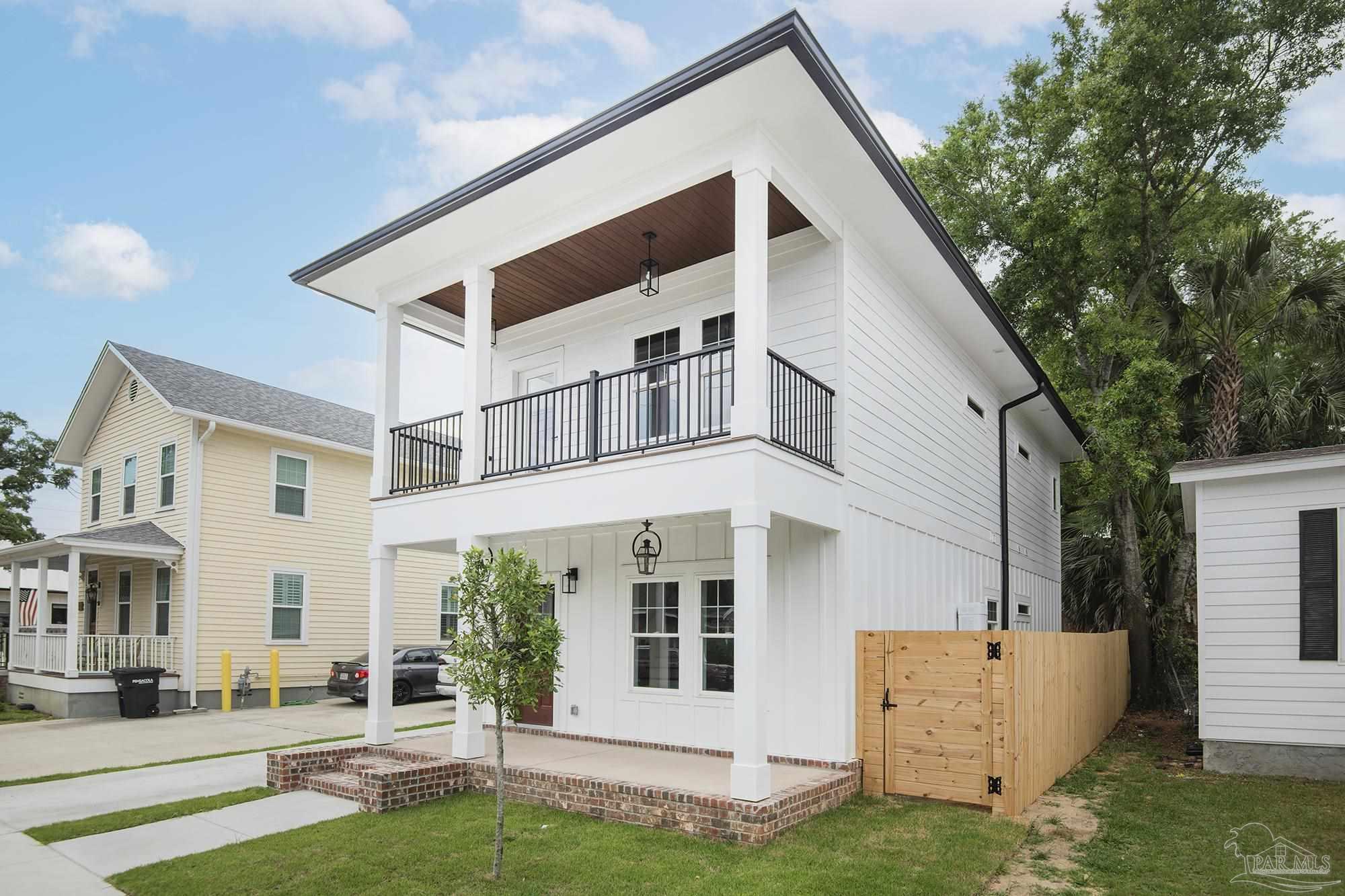 502 W Gregory St
