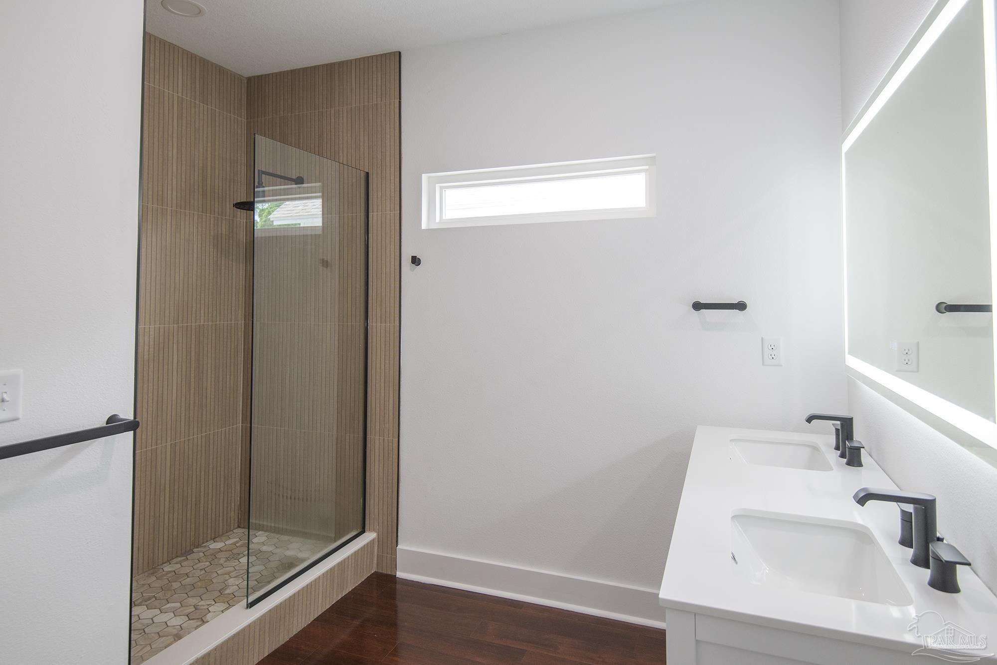 502 W Gregory St