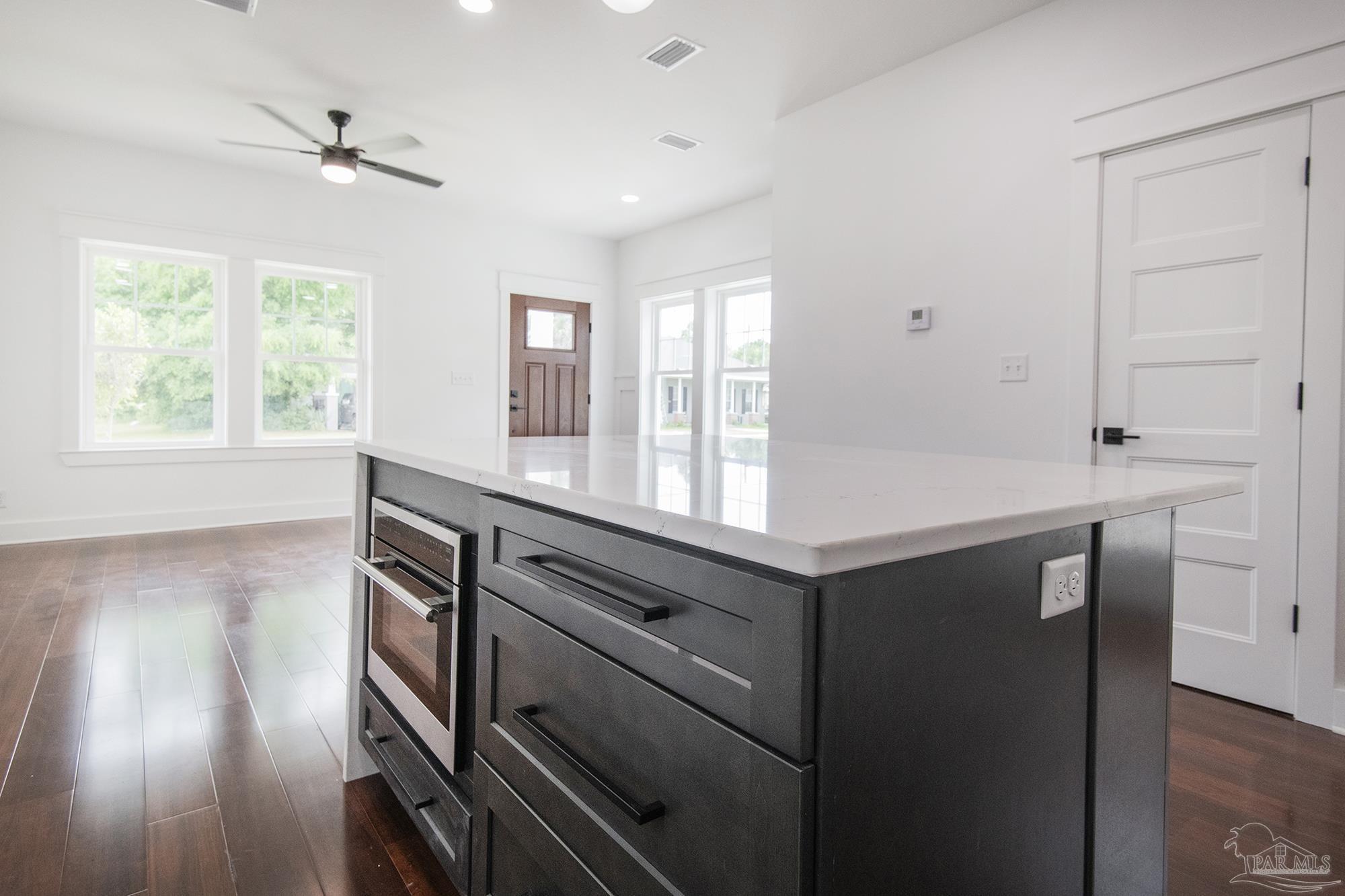 502 W Gregory St