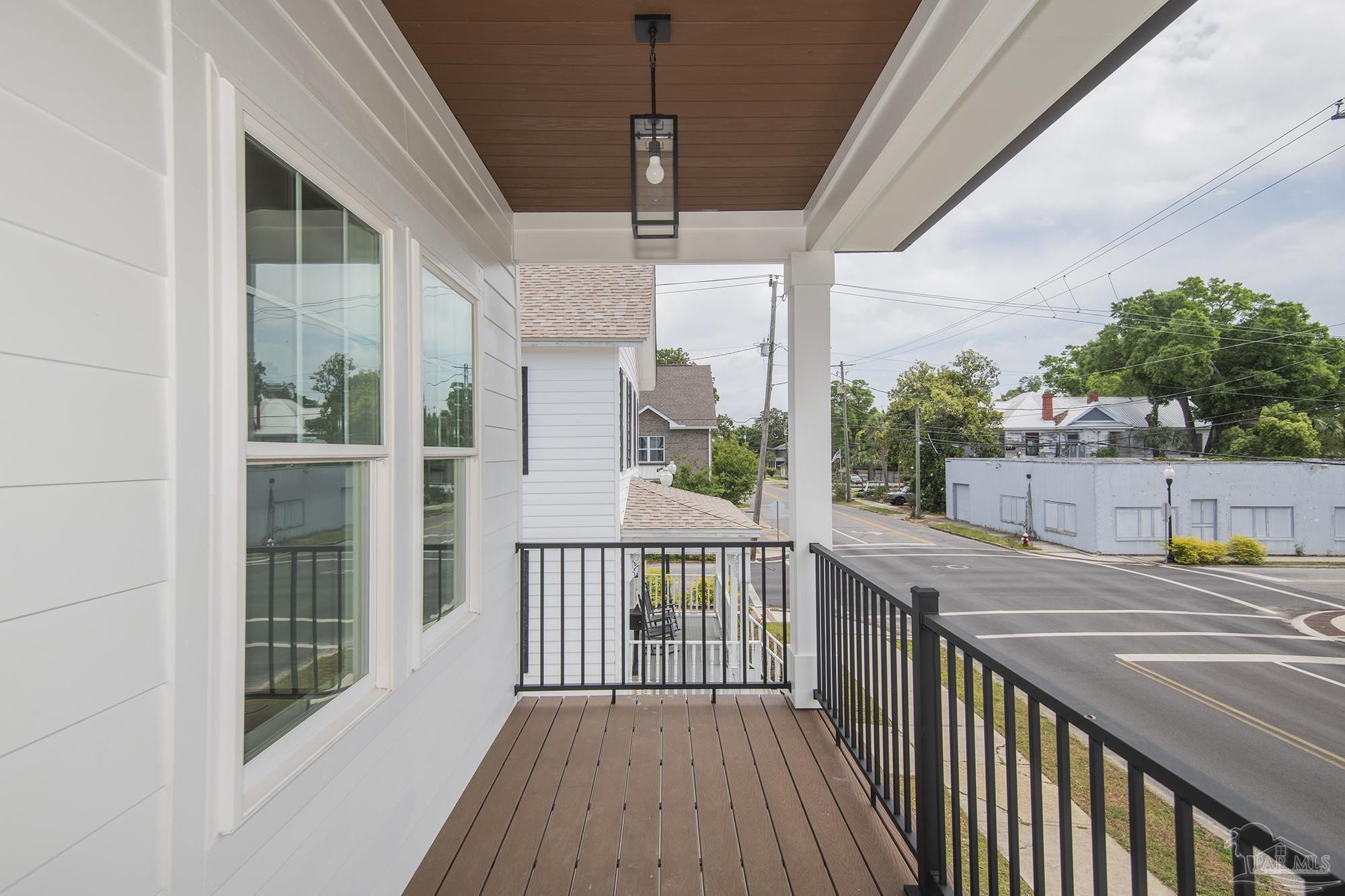 502 W Gregory St