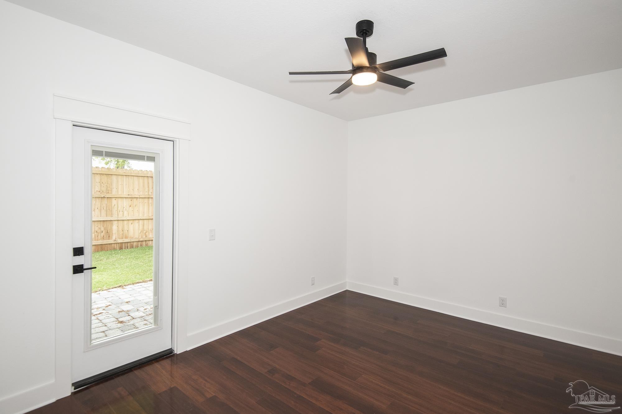 502 W Gregory St