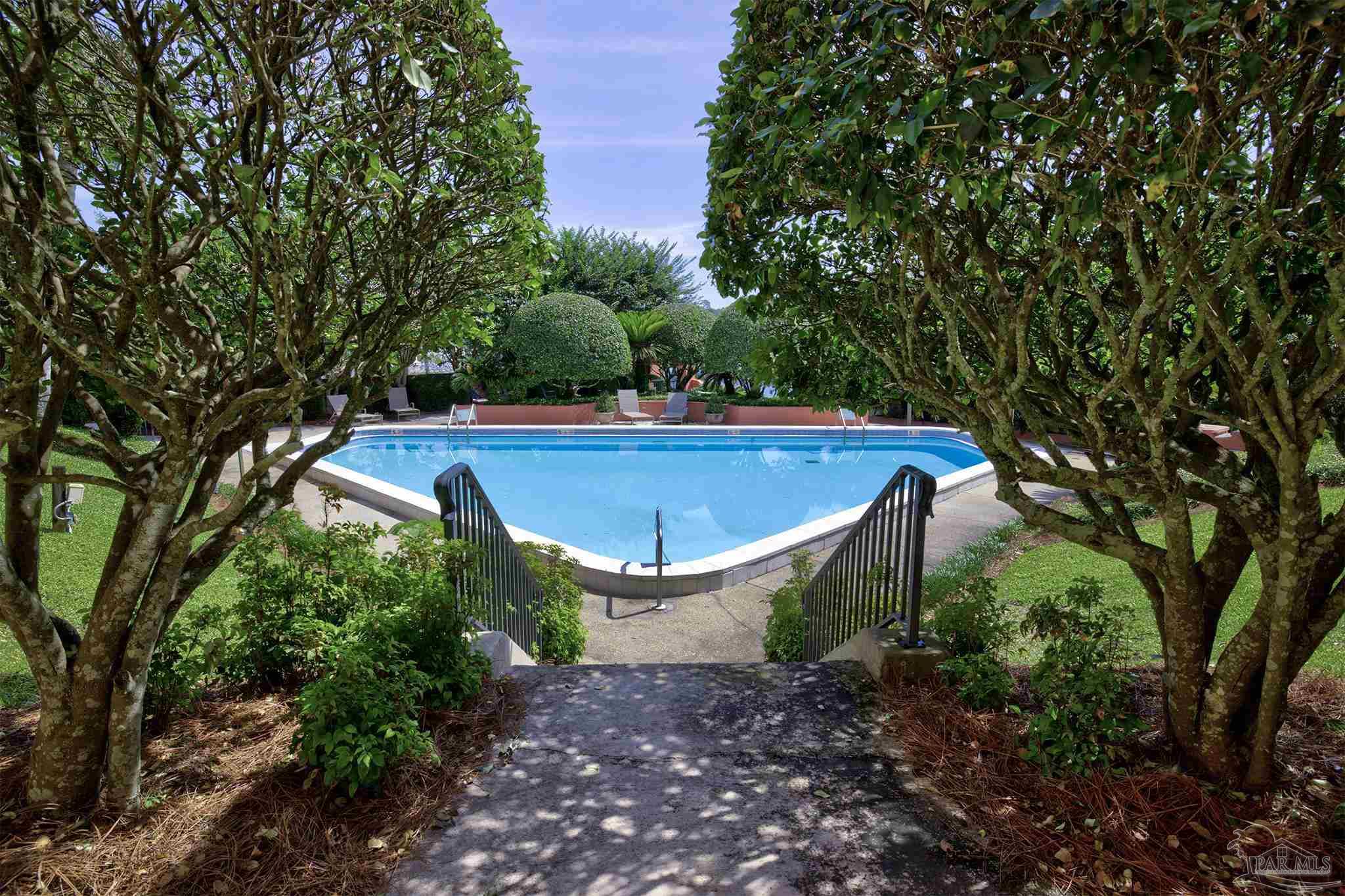 2007 E Gadsden St # 102