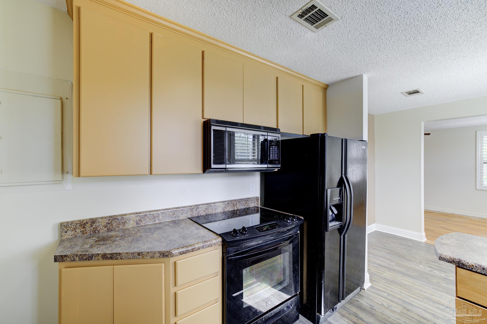 2007 E Gadsden St # 102