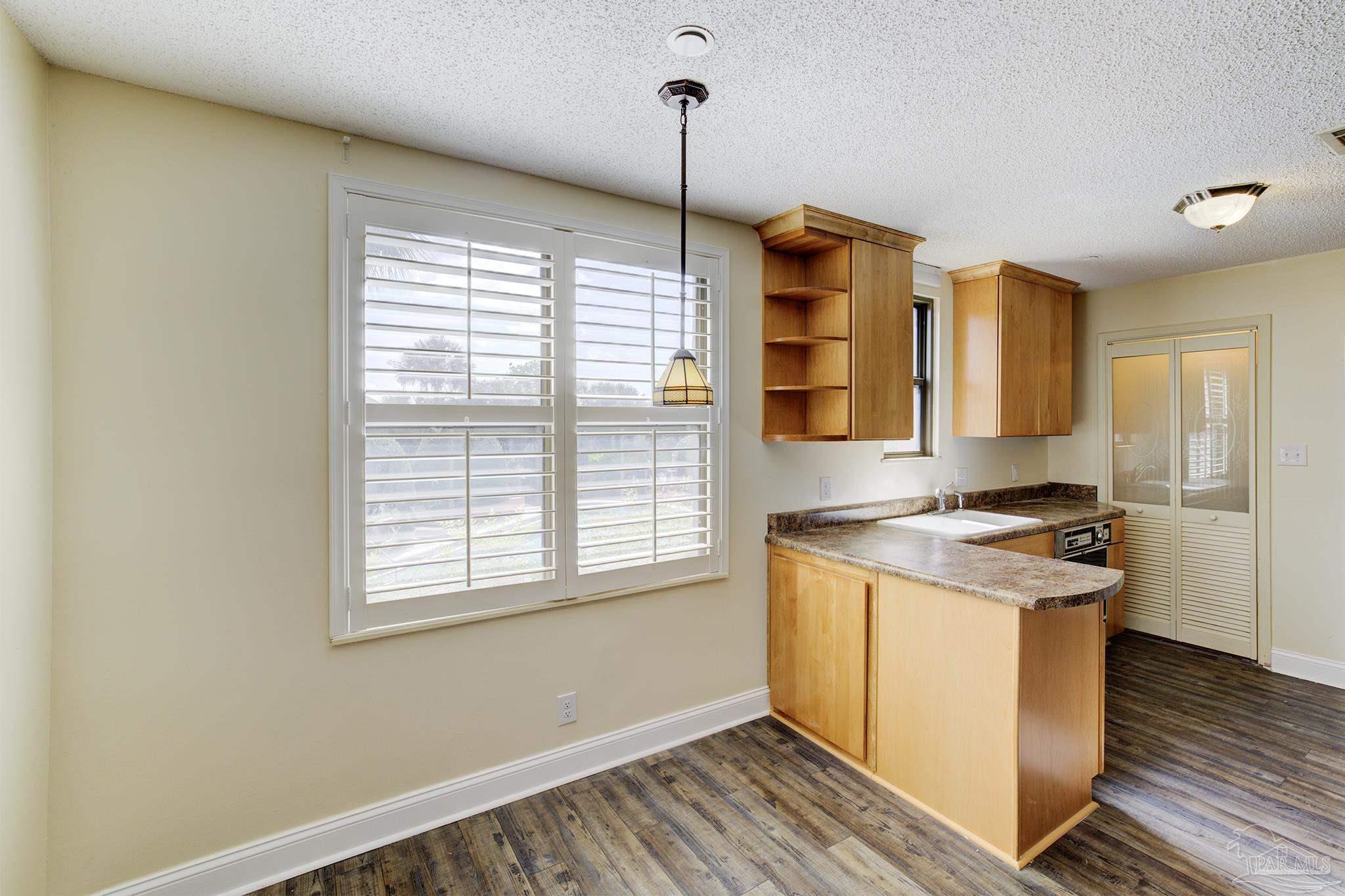 2007 E Gadsden St # 102