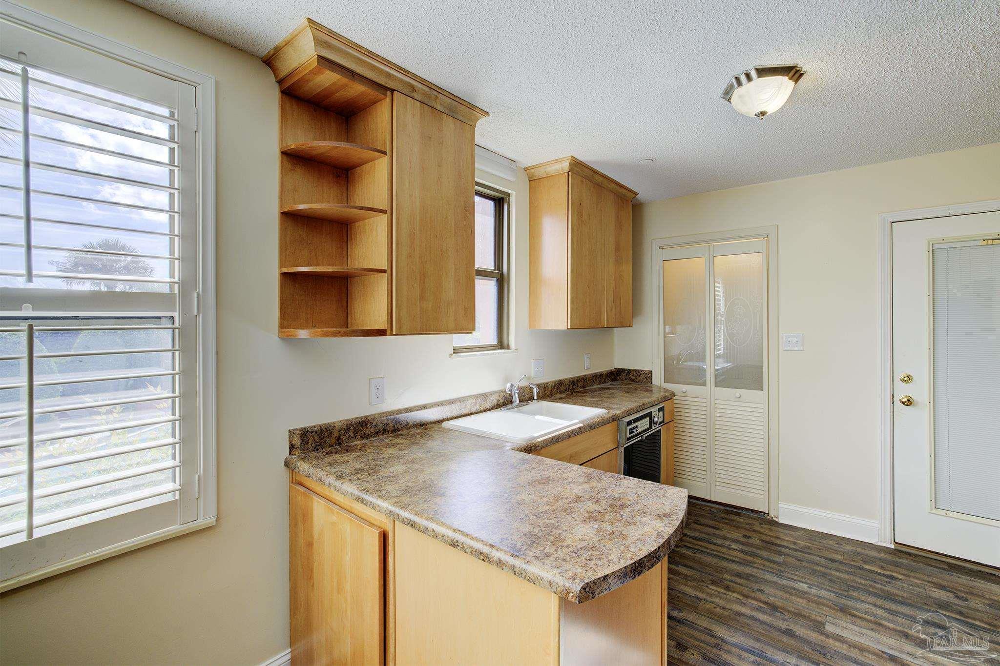 2007 E Gadsden St # 102