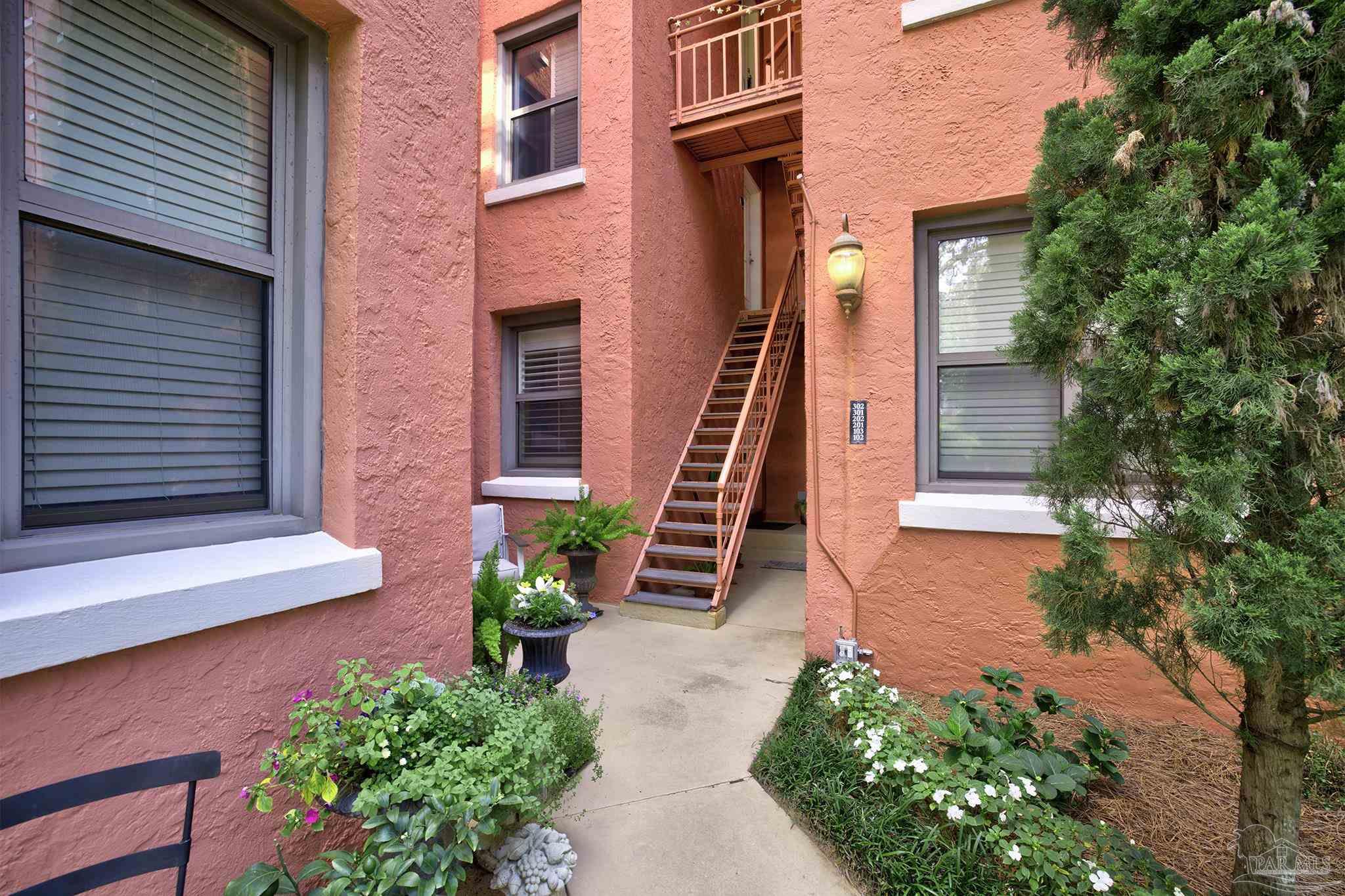 2007 E Gadsden St # 102