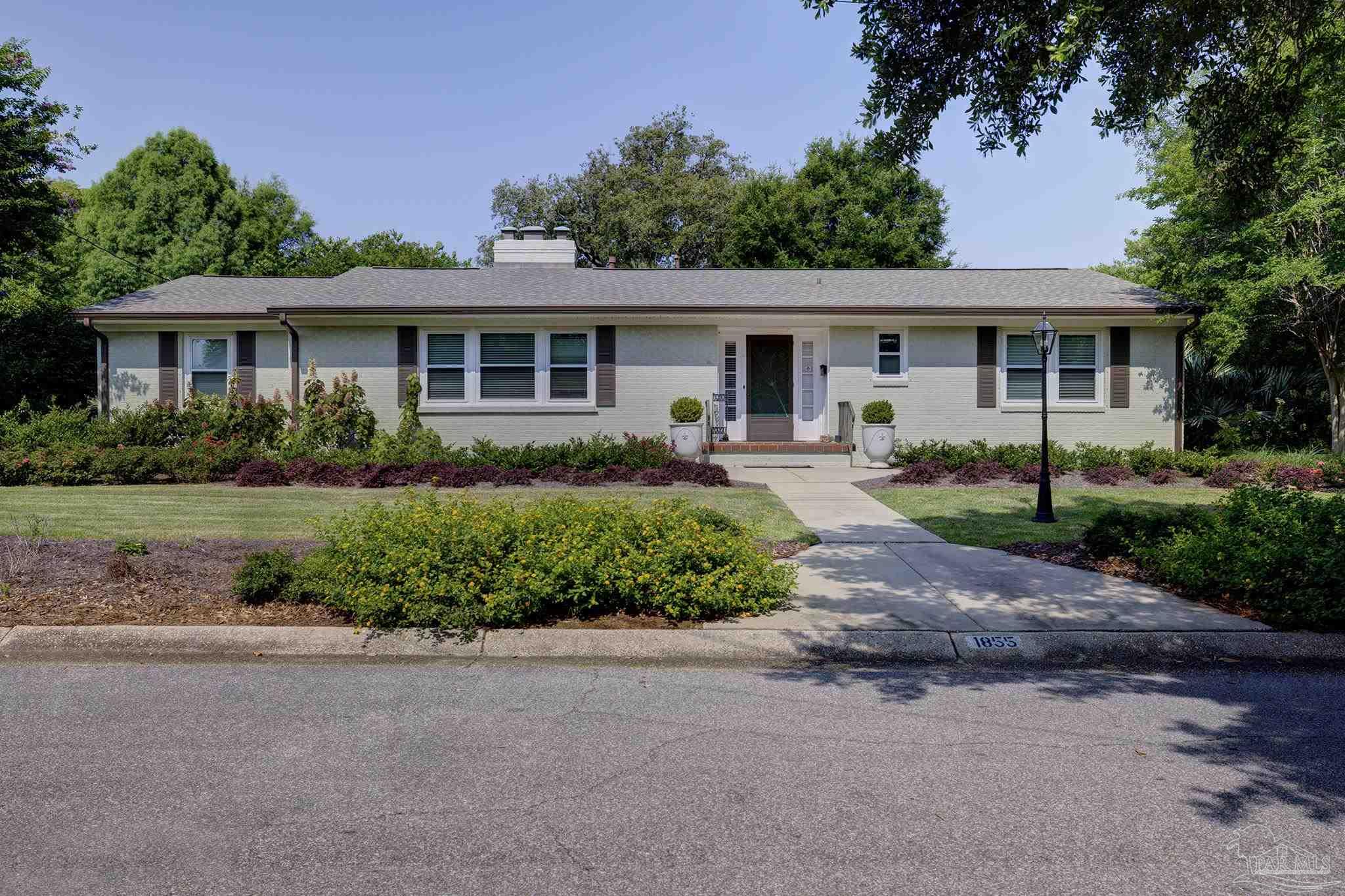 1855 Magnolia Ave