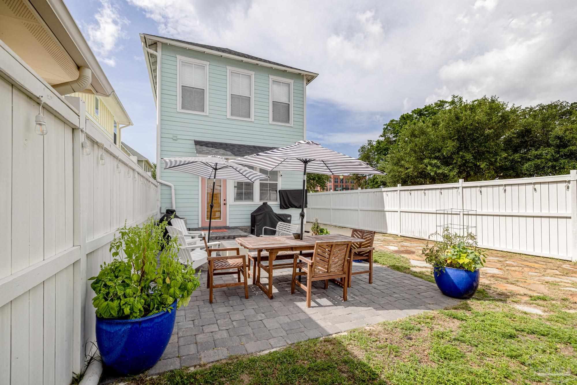 508 Santos St
