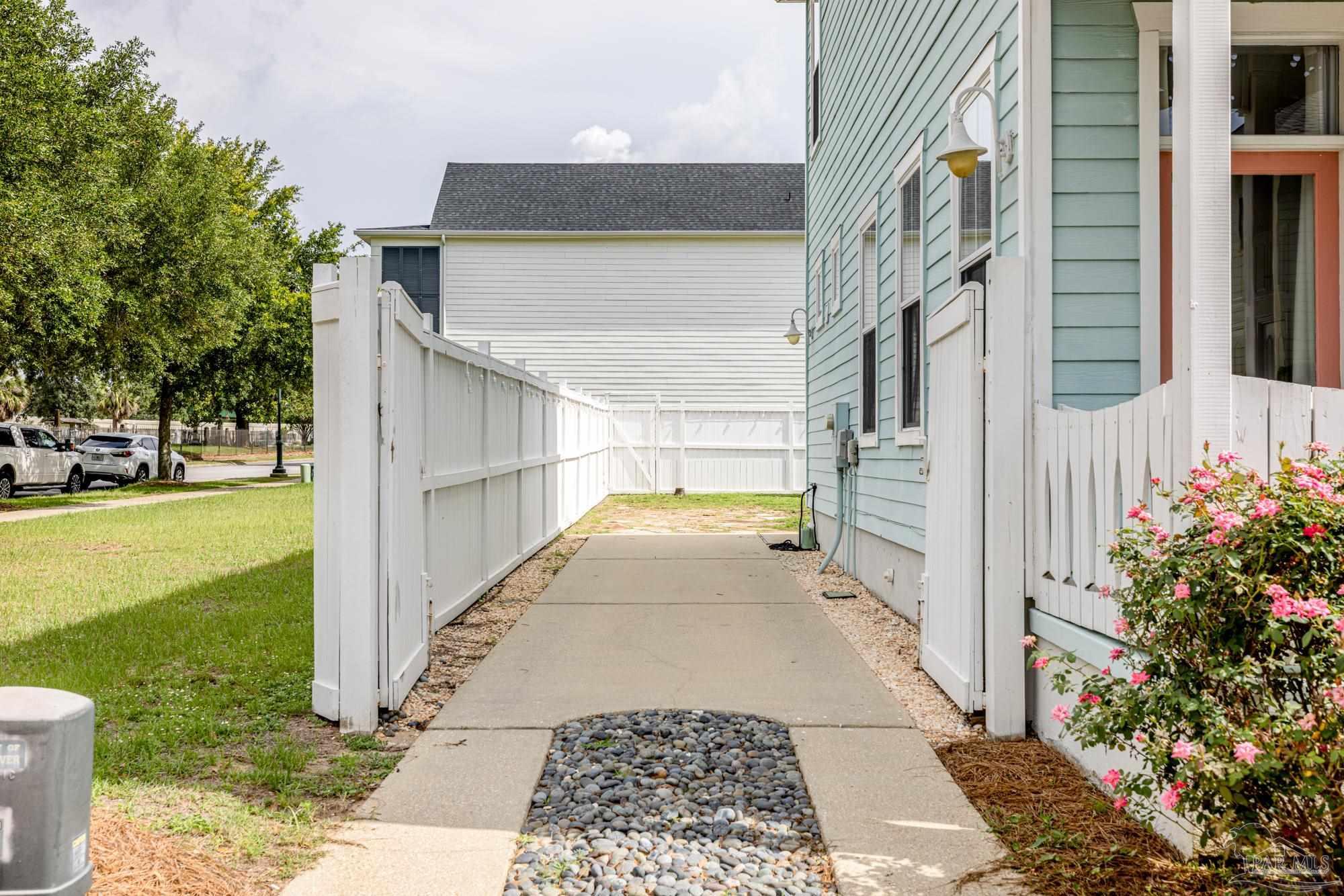 508 Santos St