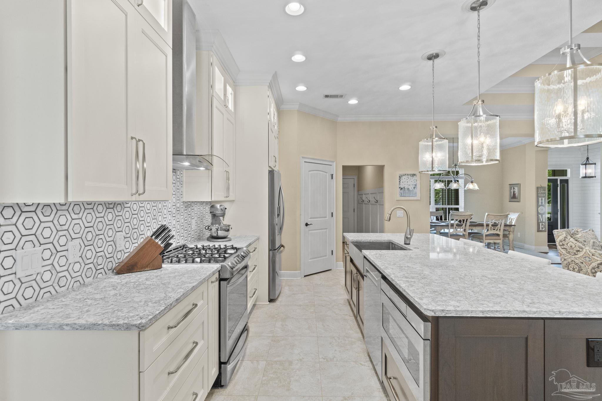 8757 Spider Lily Way