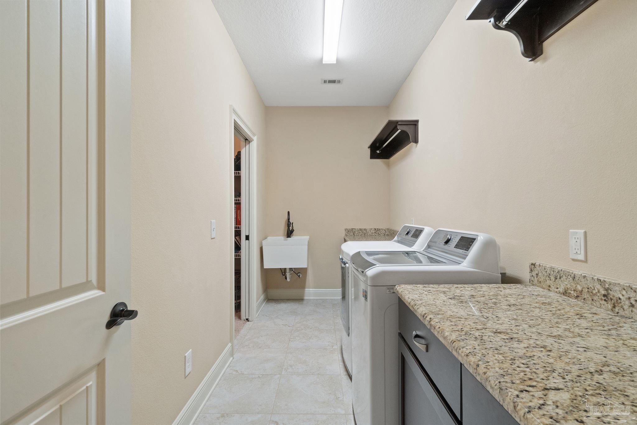 8757 Spider Lily Way