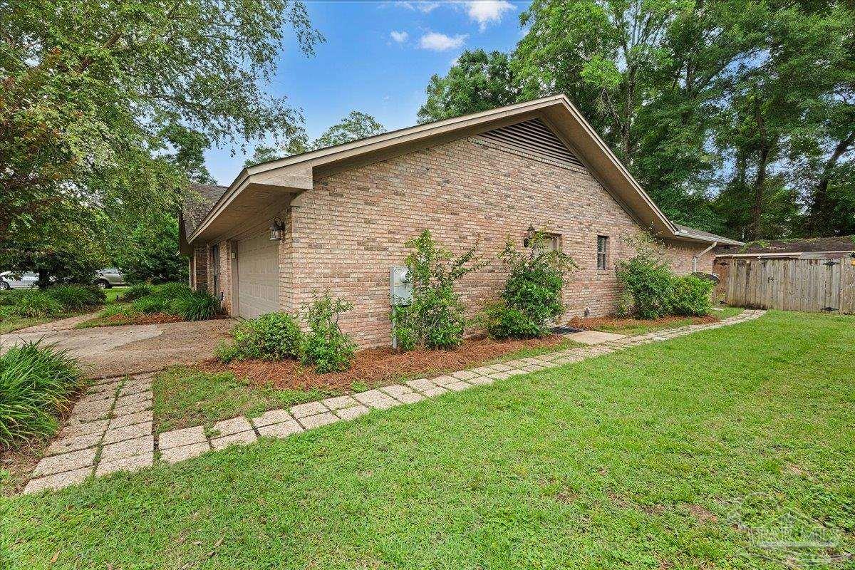 1161 Tamara Dr