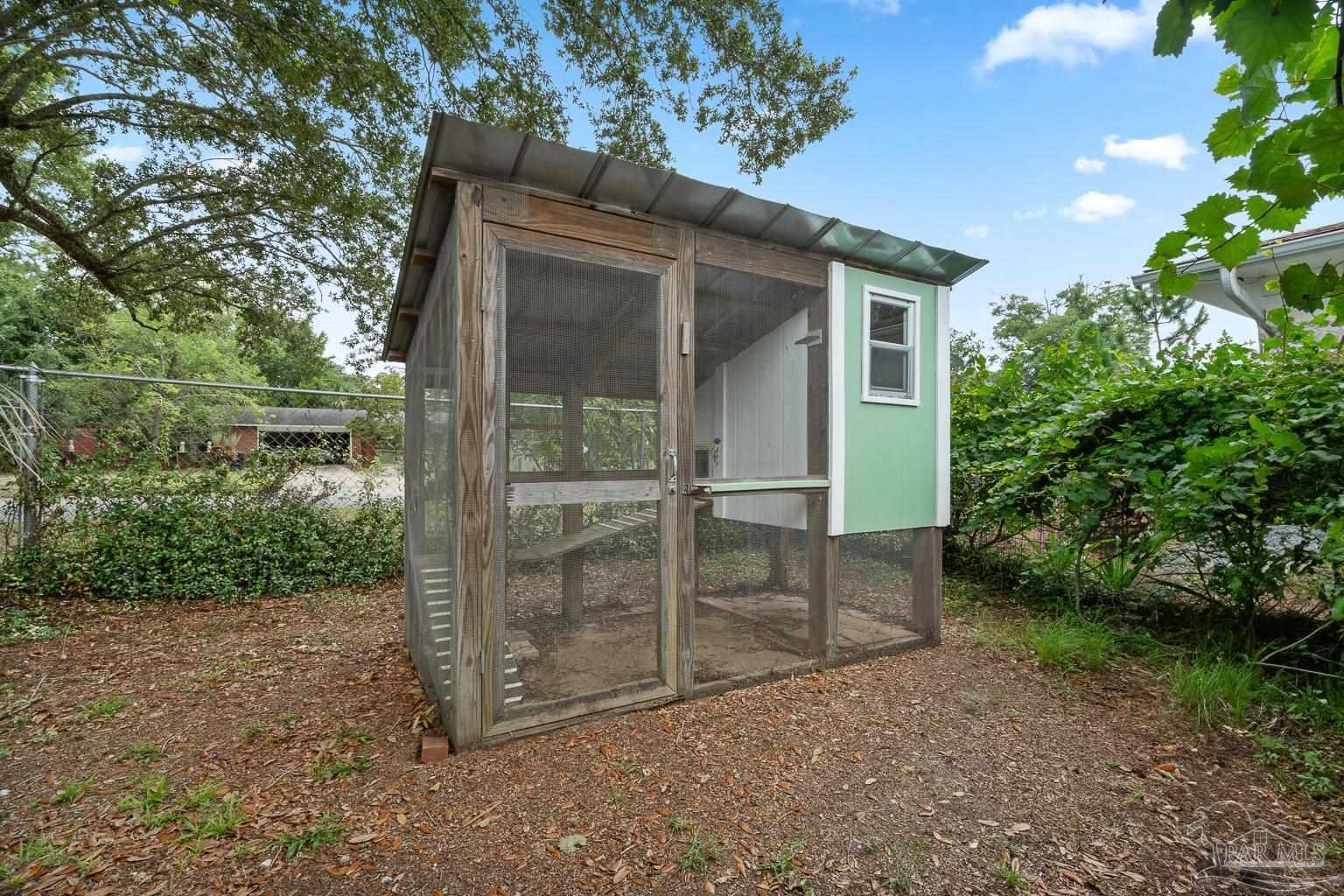 1801 E Leonard St