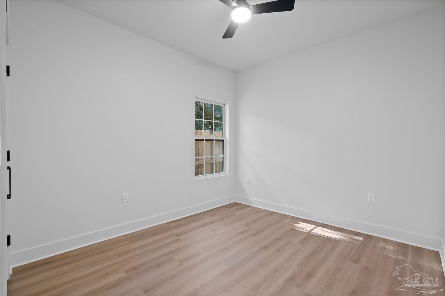206 W Winthrop Ave