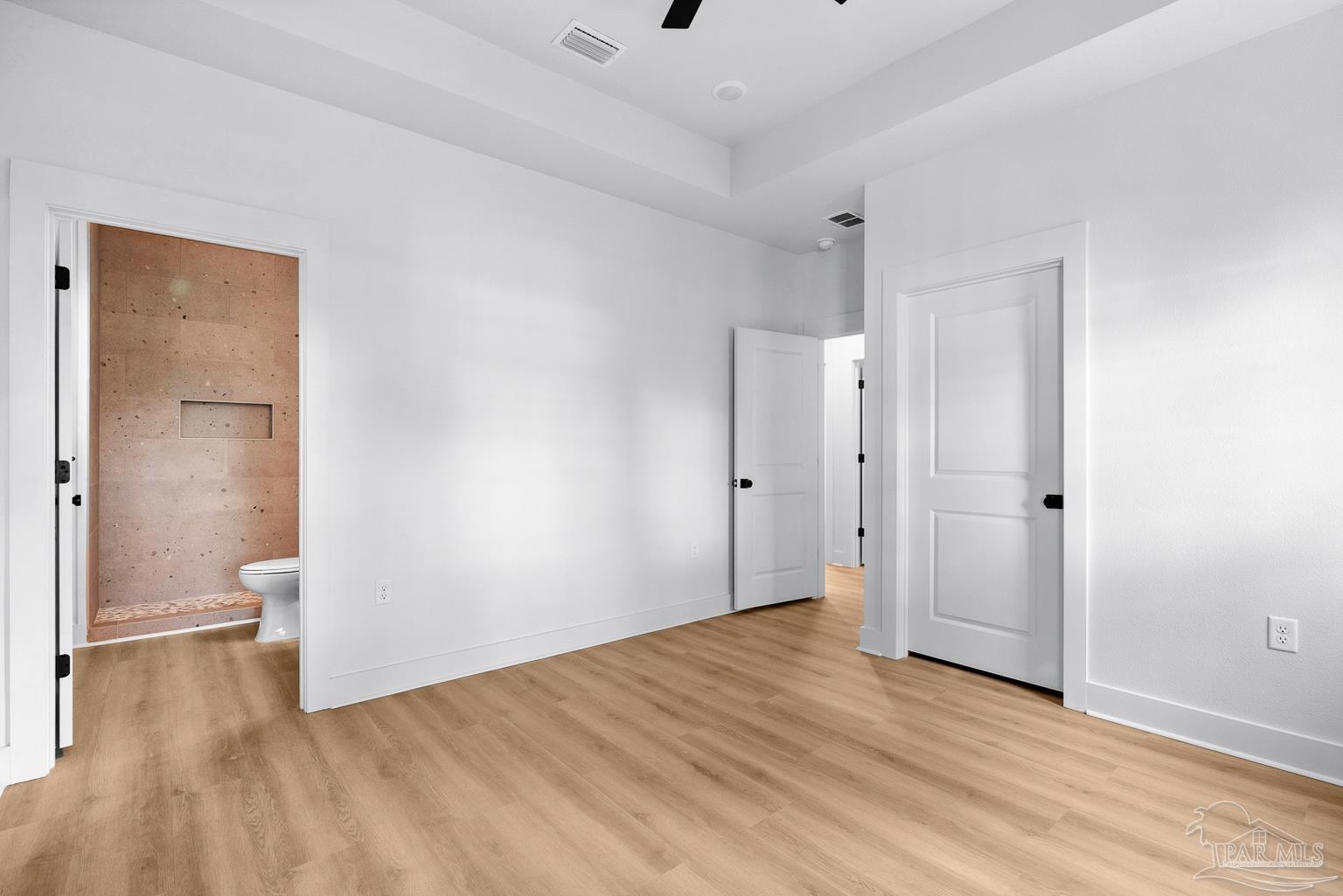 206 W Winthrop Ave