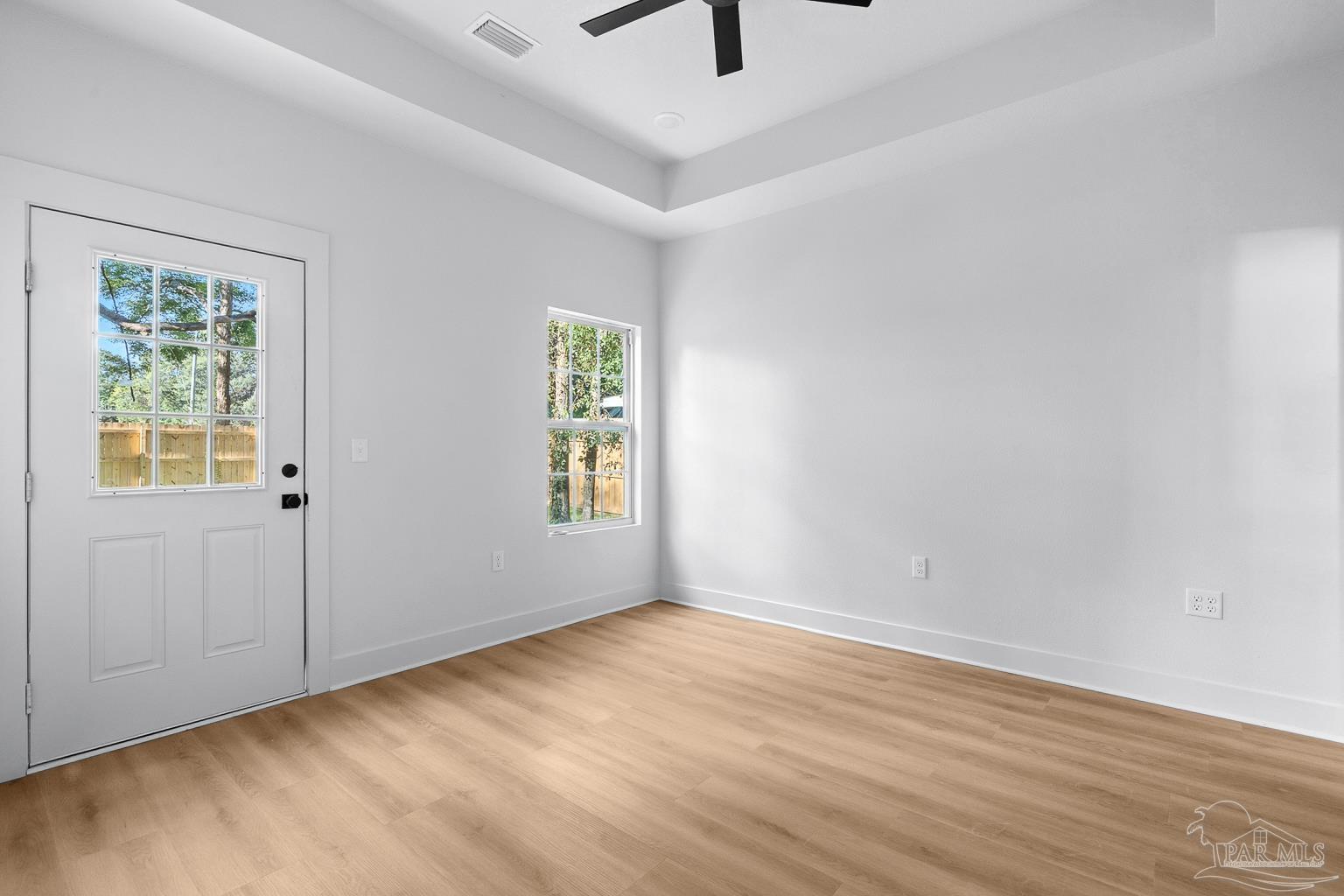 206 W Winthrop Ave