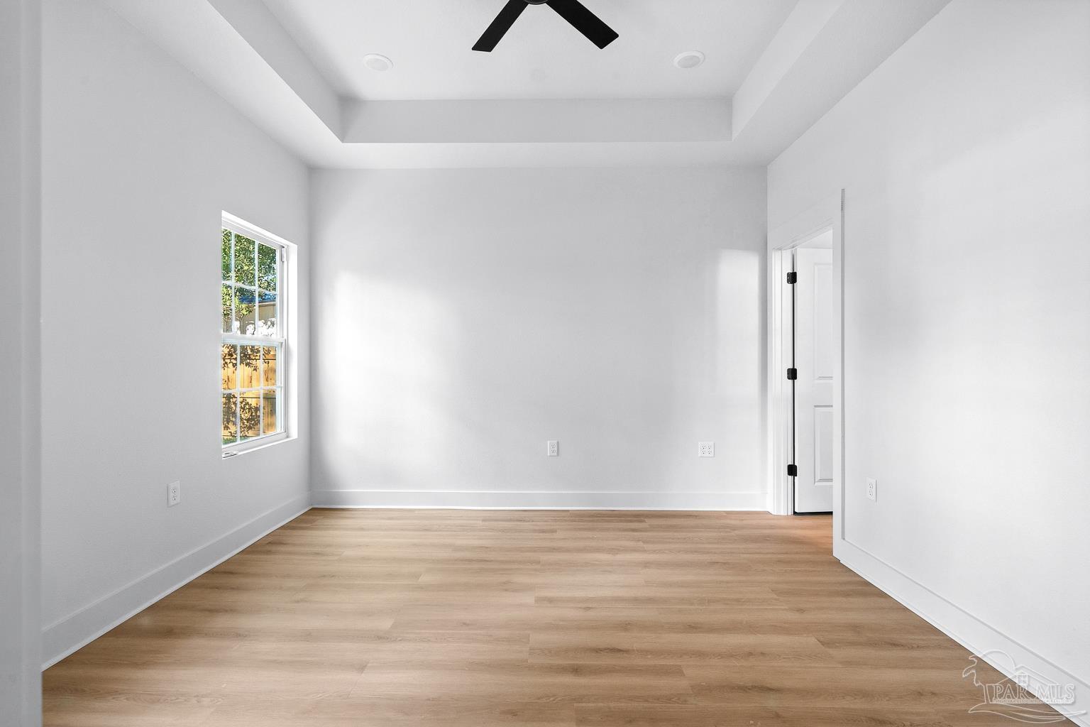 206 W Winthrop Ave