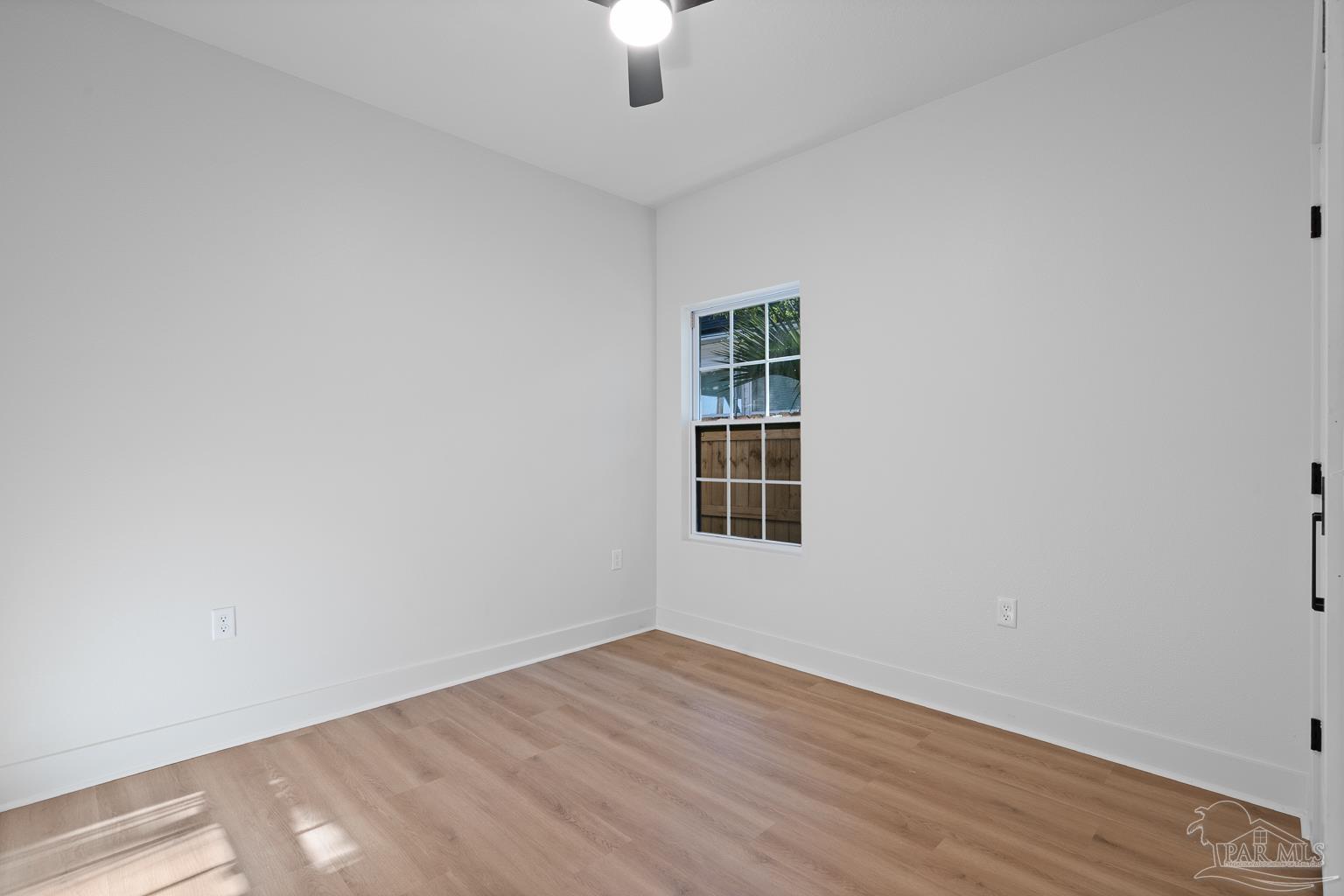 206 W Winthrop Ave