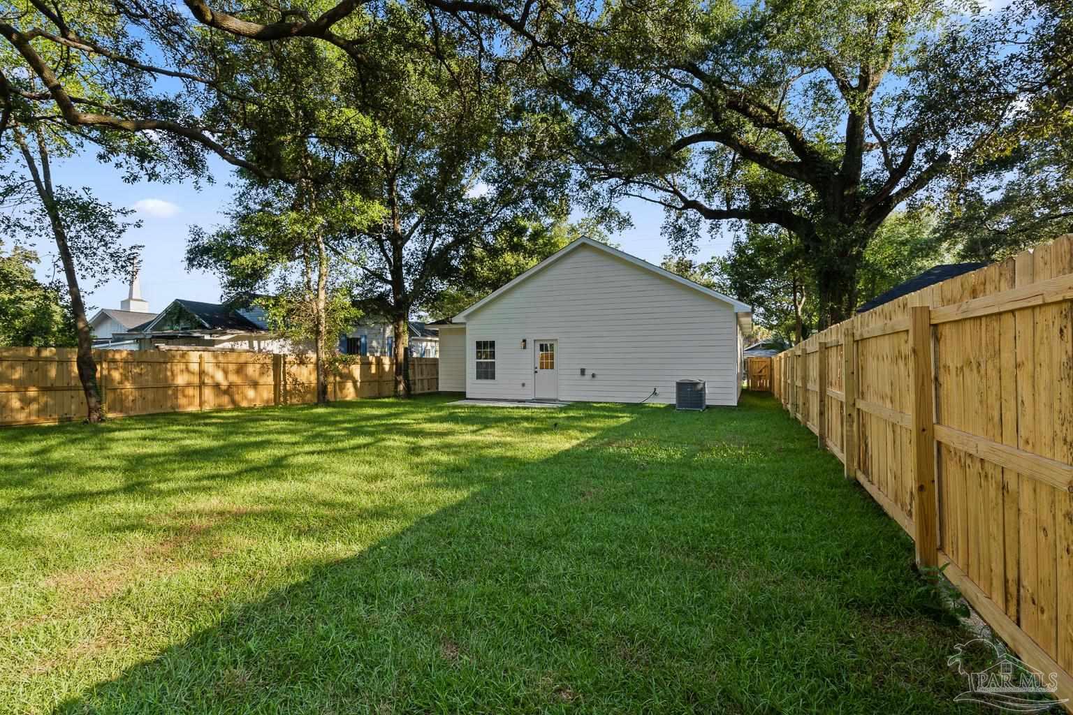 206 W Winthrop Ave