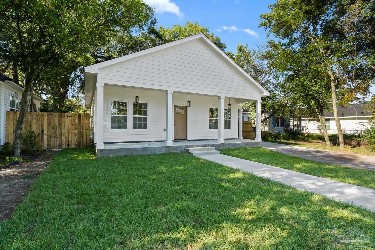 206 W Winthrop Ave