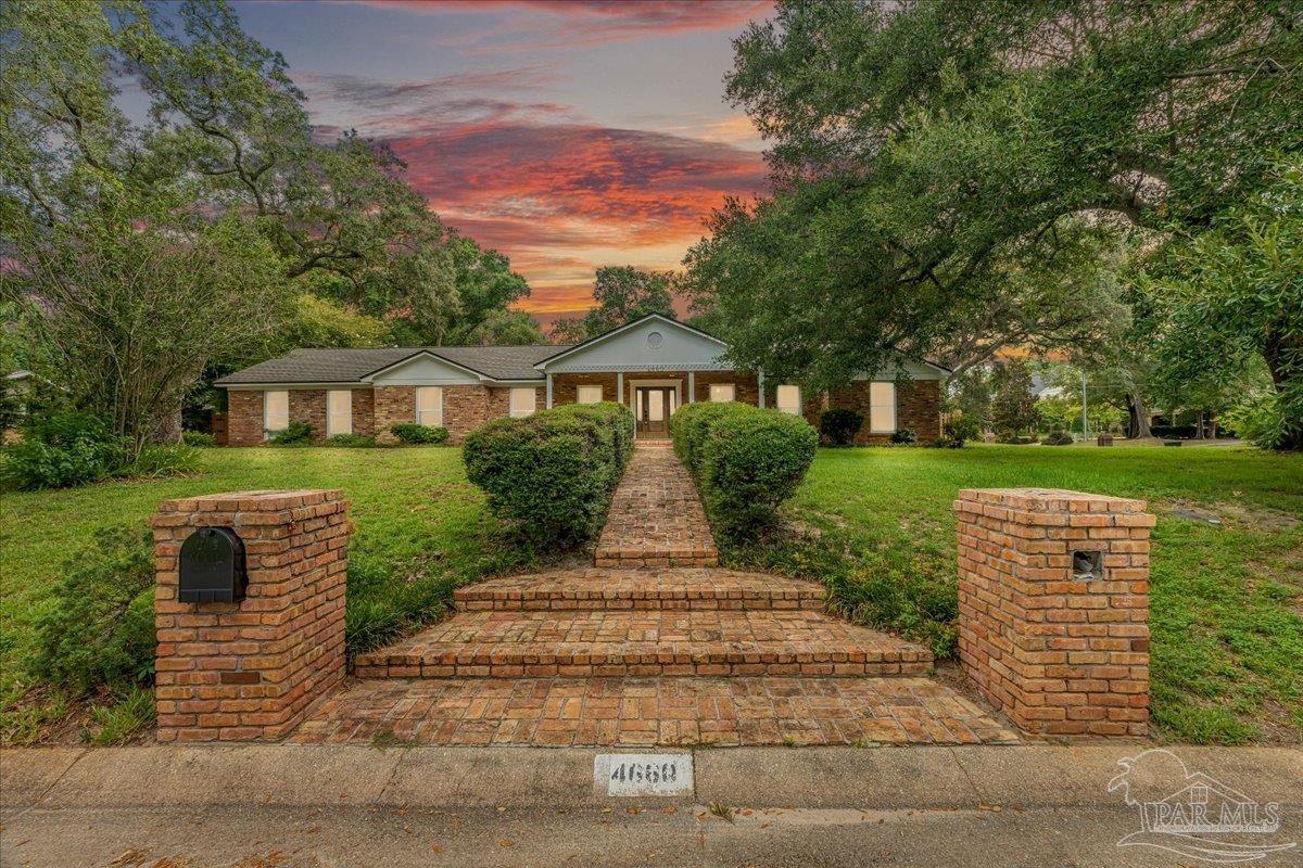 4660 Francisco Rd