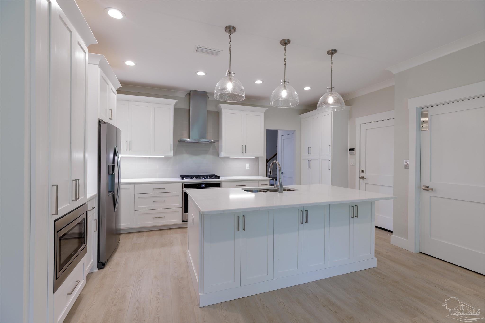 223 English Cove Ct
