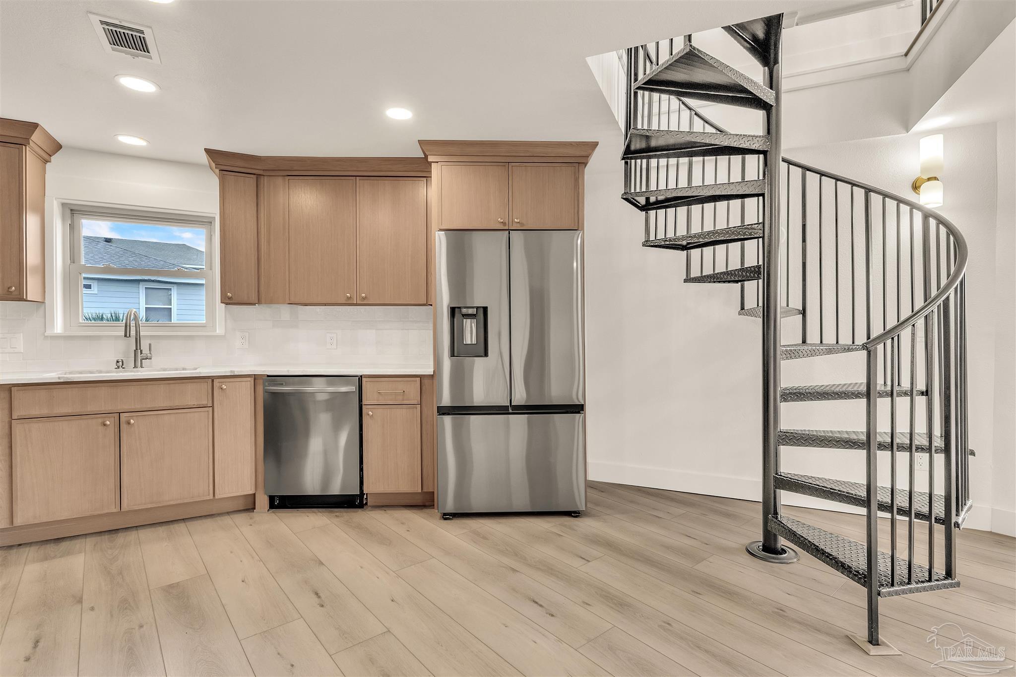 807 Largo Dr