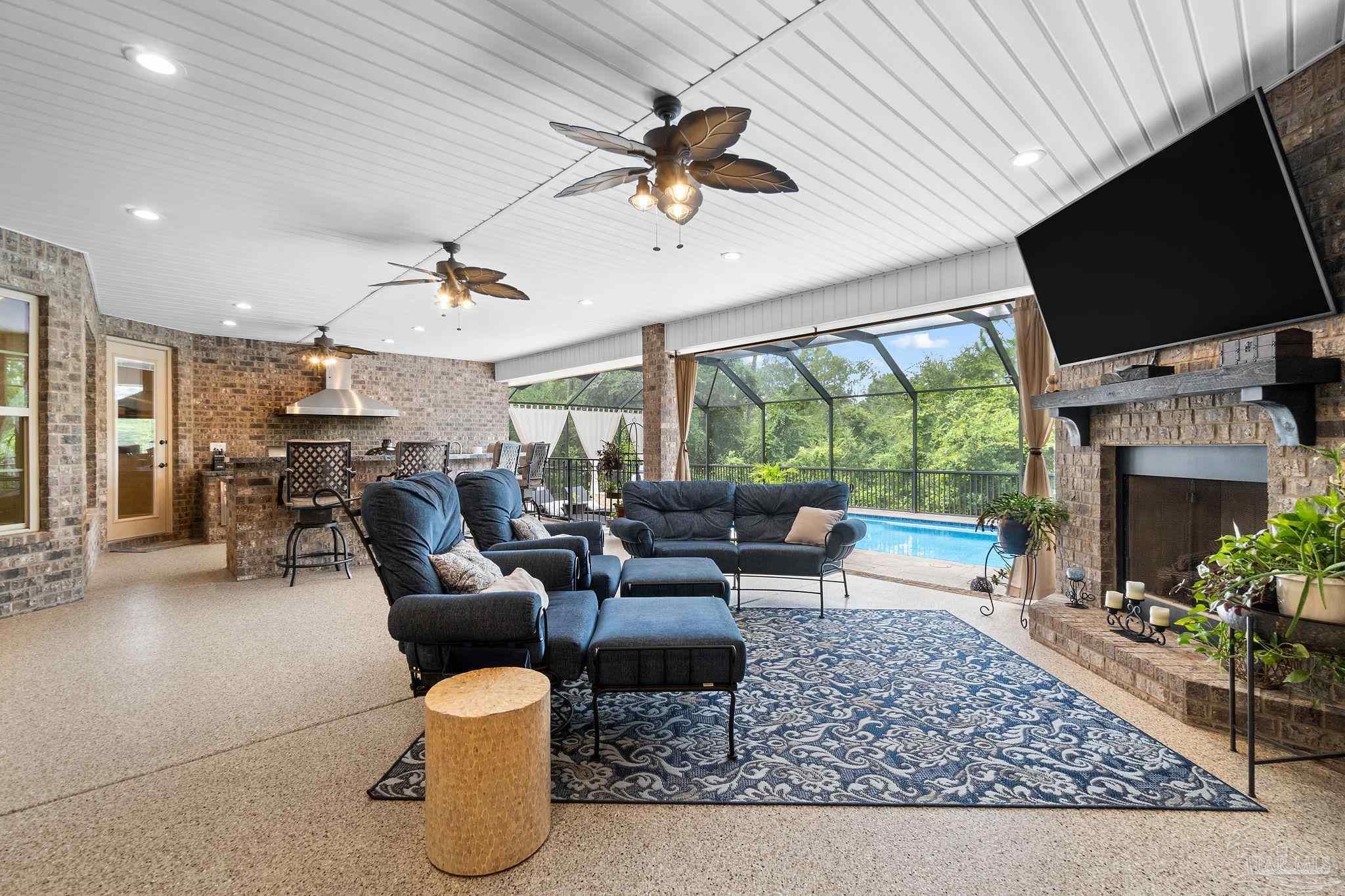 8587 Foxtail Loop