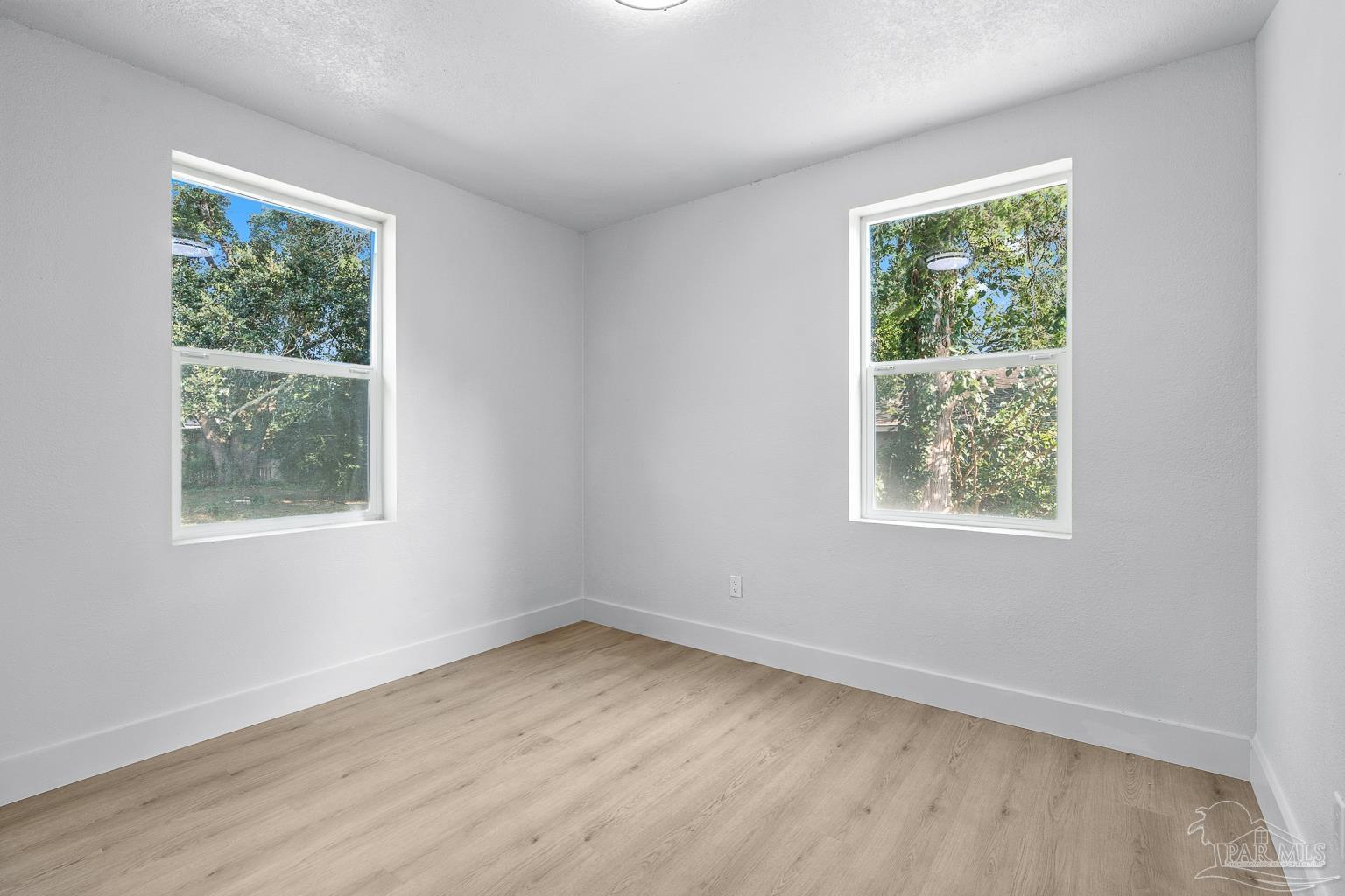 14 Mindoro Cir
