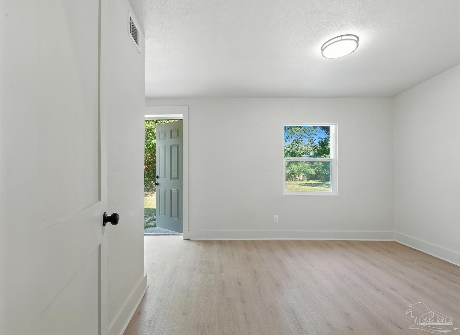14 Mindoro Cir