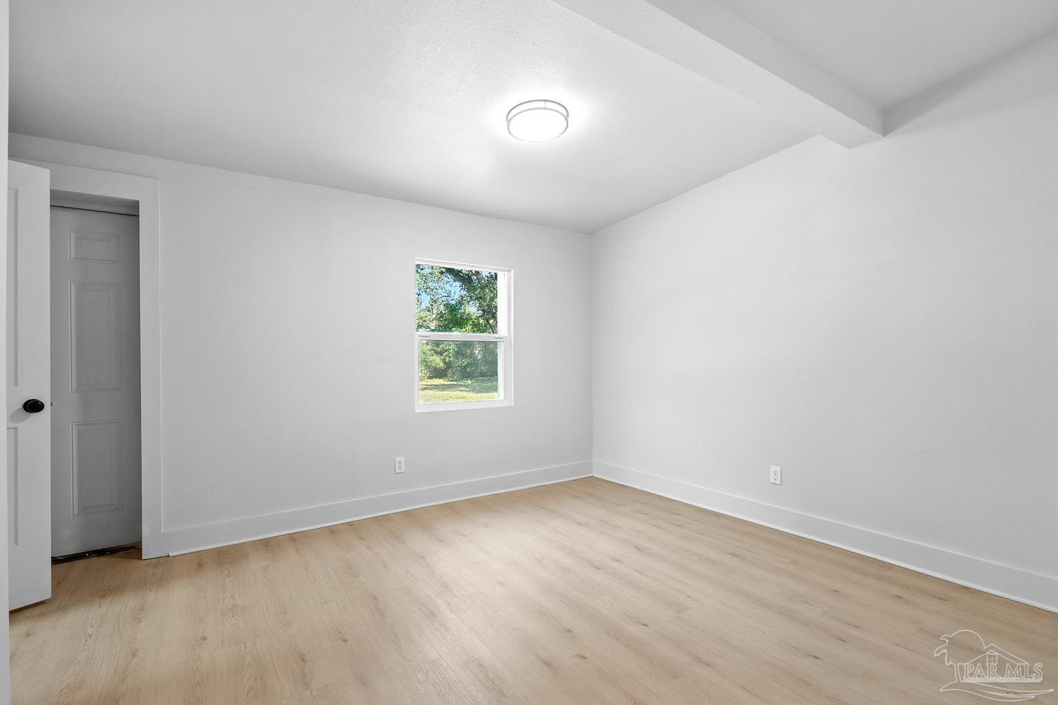 14 Mindoro Cir