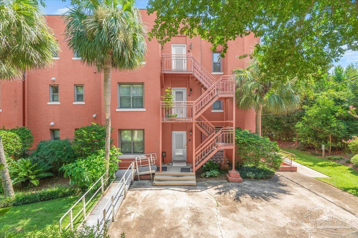 2007 E Gadsden St # 303