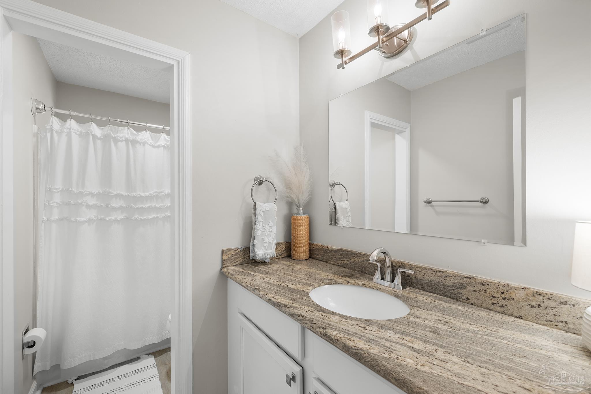 5450 Flax Rd