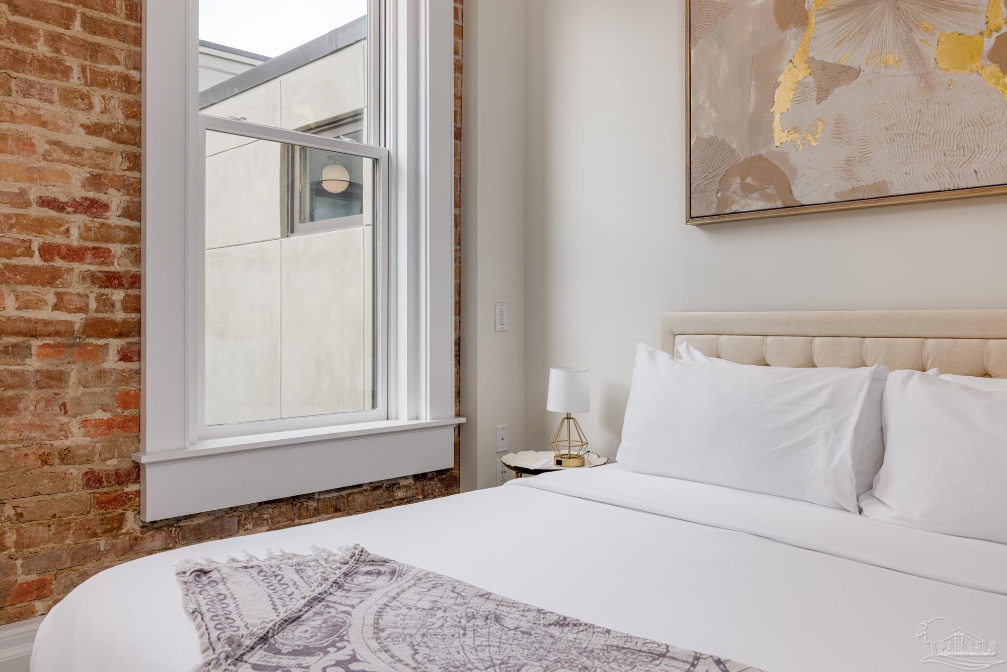 17 S Palafox Pl # 307